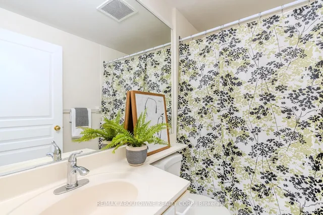 Additional property image - 1 Belvedere Crt Unit 409