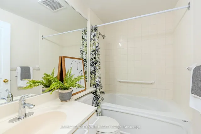 Additional property image - 1 Belvedere Crt Unit 409