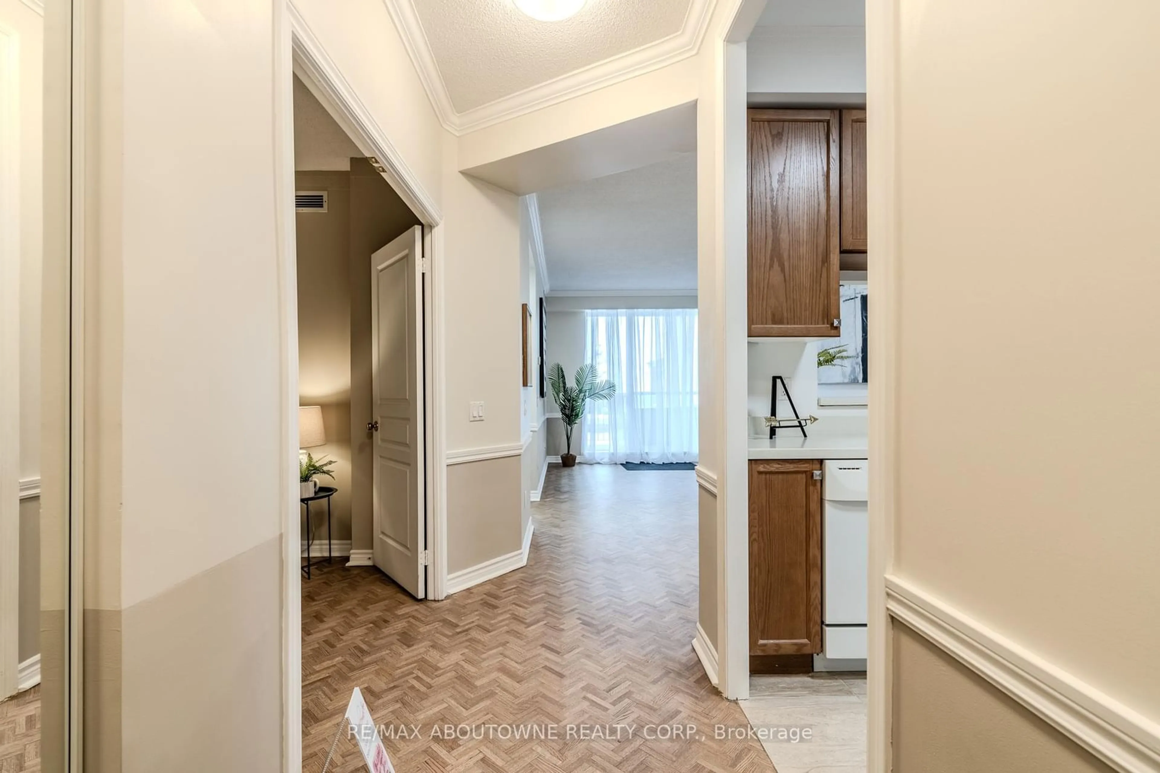 Indoor entryway for 1 Belvedere Crt #409, Brampton Ontario L6V 4M6