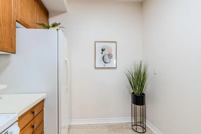 Additional property image - 1 Belvedere Crt Unit 409