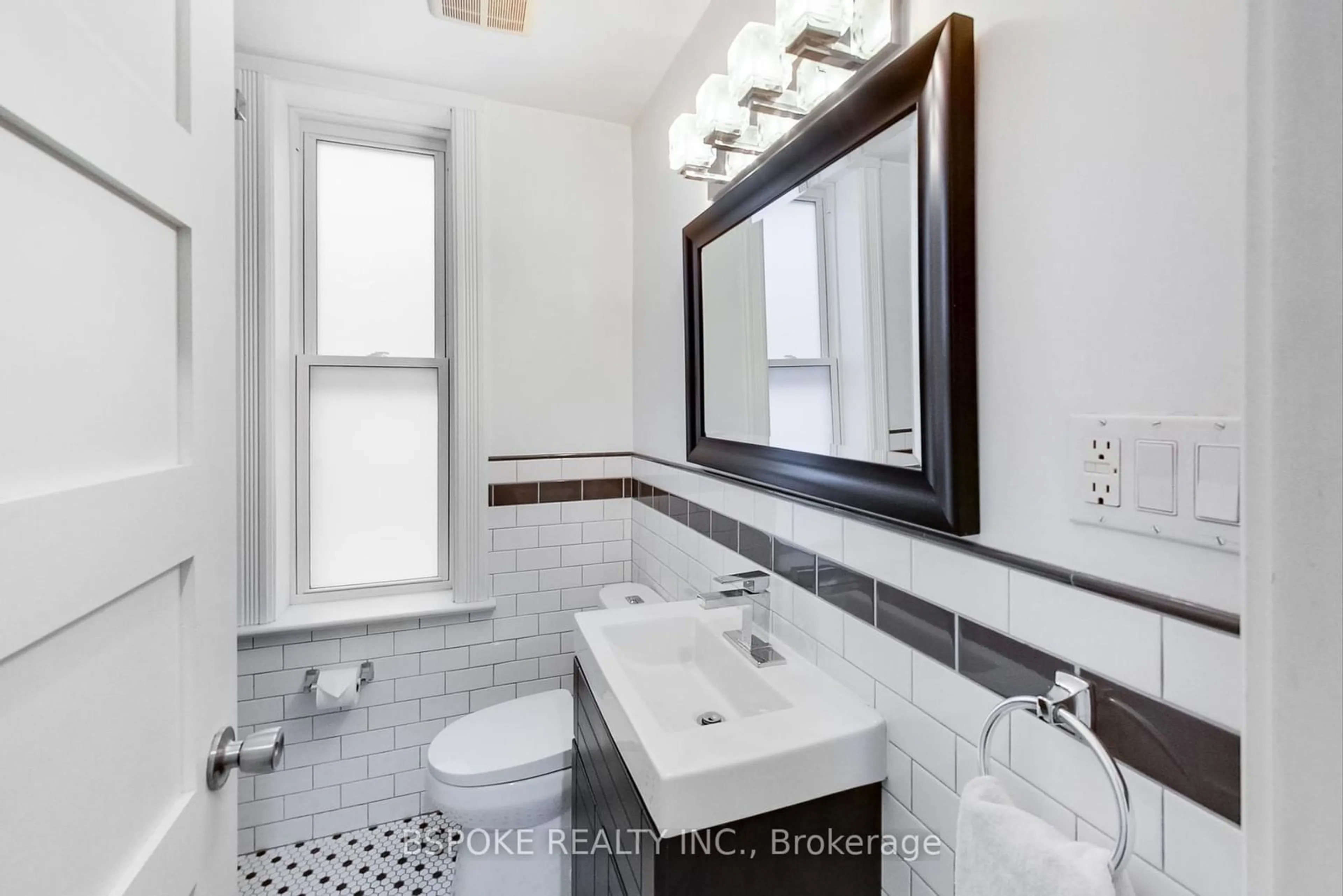 Standard bathroom, ceramic/tile floor for 73 Annette St, Toronto Ontario M6P 1N5