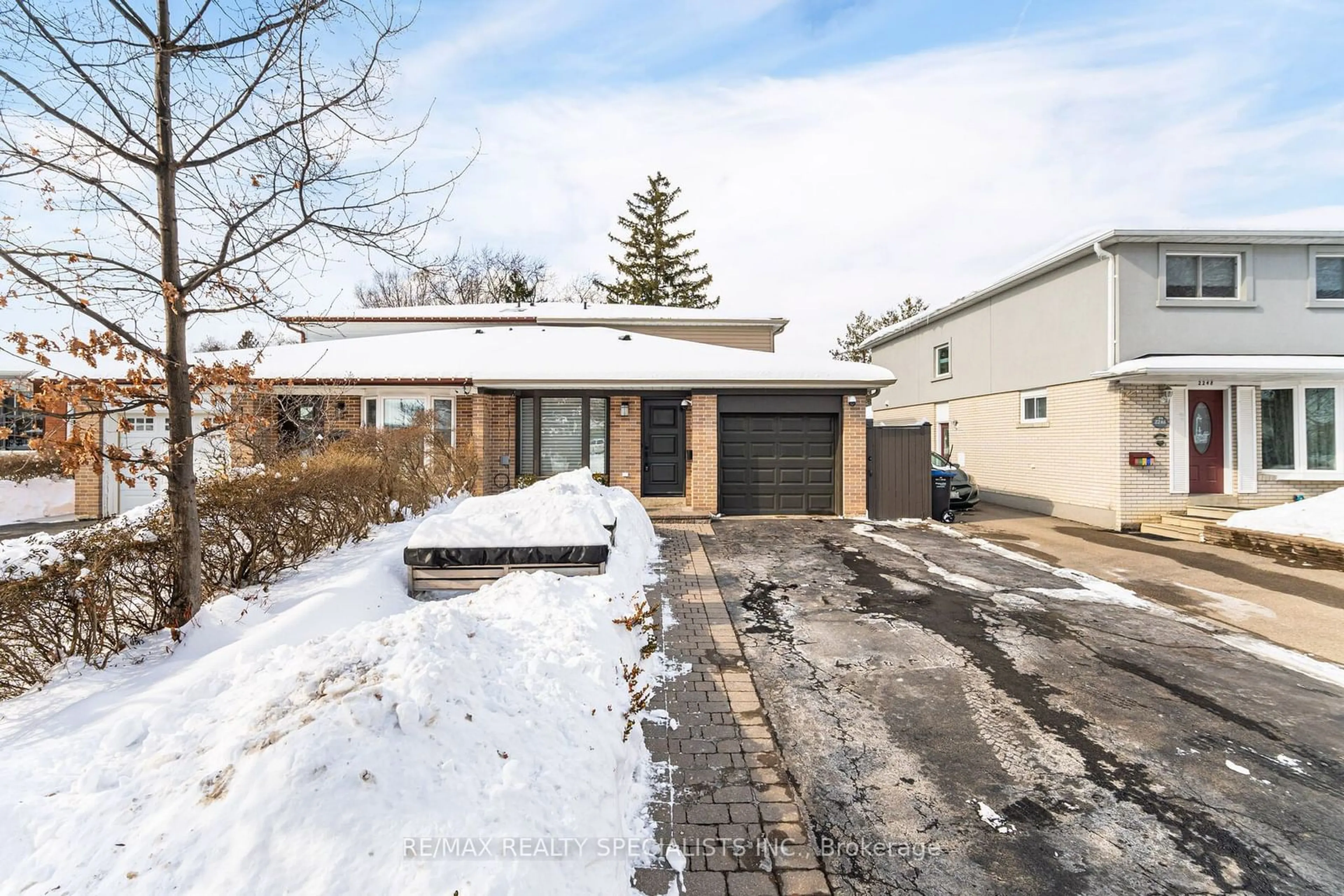 Unknown for 2244 Delkus Cres, Mississauga Ontario L5A 1K7