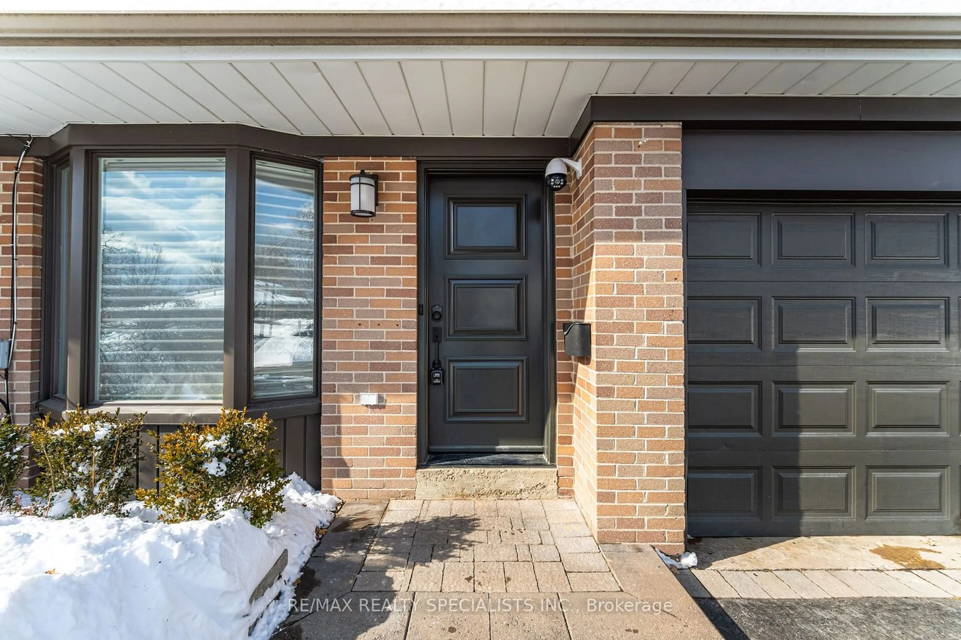 Home with brick exterior material, street for 2244 Delkus Cres, Mississauga Ontario L5A 1K7