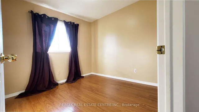 Additional property image - 20 Wallingford Crt