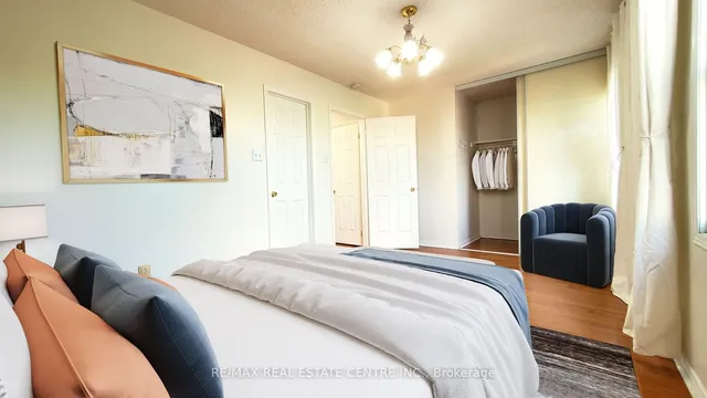 Additional property image - 20 Wallingford Crt