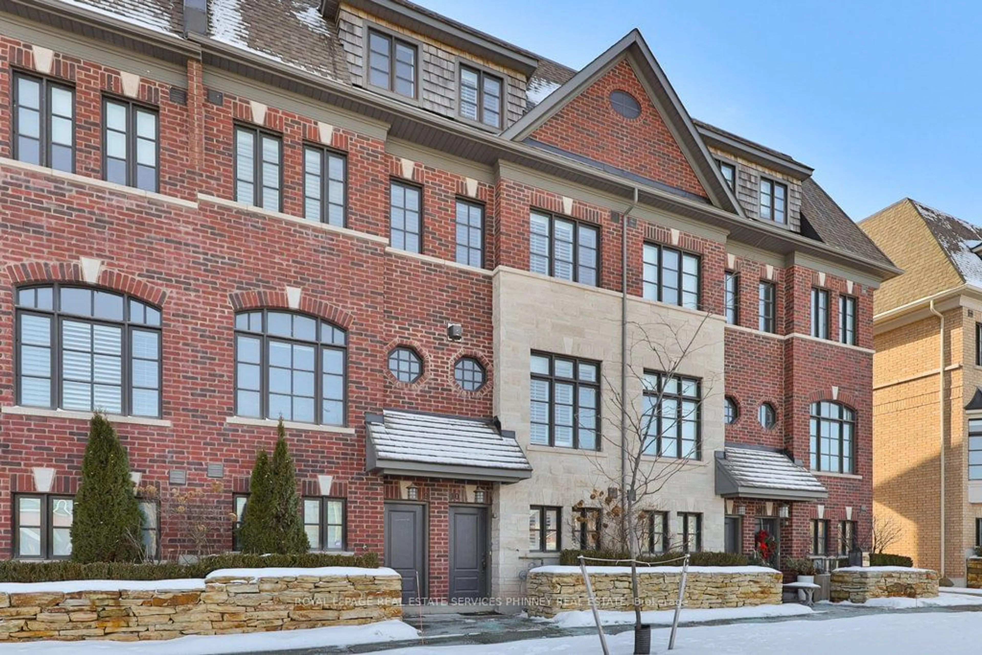 Home with brick exterior material, building for 2160 Trafalgar Rd #10, Oakville Ontario L6H 7H2