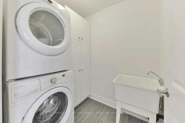 Additional property image - 2160 Trafalgar Rd Unit 10