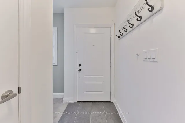 Additional property image - 2160 Trafalgar Rd Unit 10