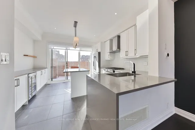 Additional property image - 2160 Trafalgar Rd Unit 10