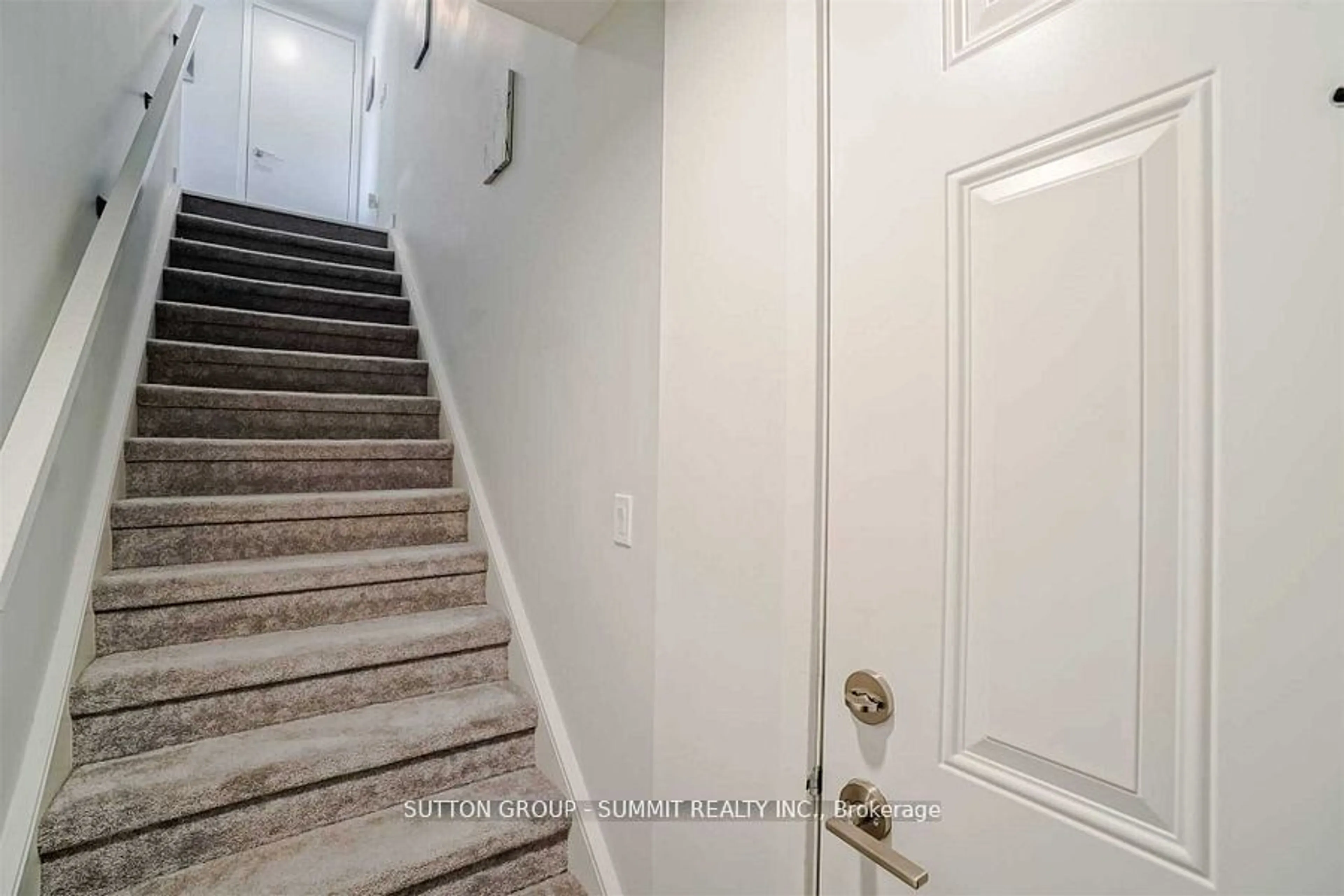 Stairs for 1127 COOKE Blvd #503, Burlington Ontario L5M 7C5