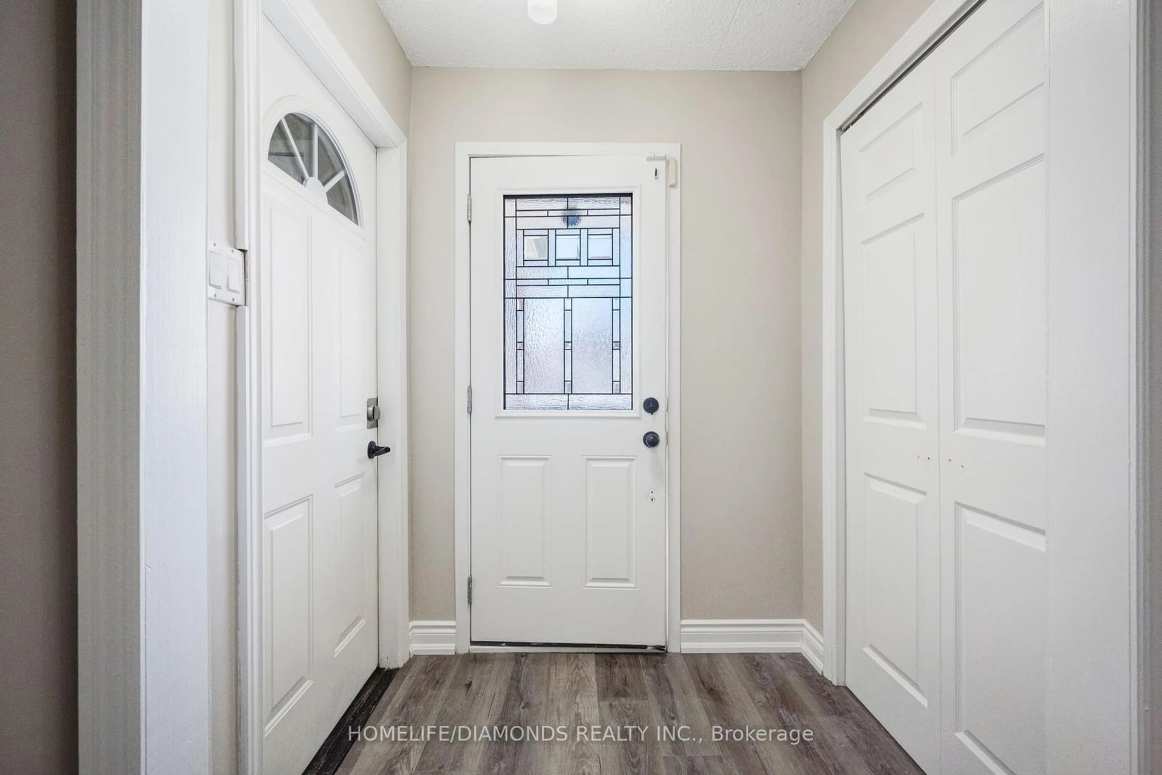 Indoor entryway for 79 Ecclestone Dr, Brampton Ontario L6X 3M8