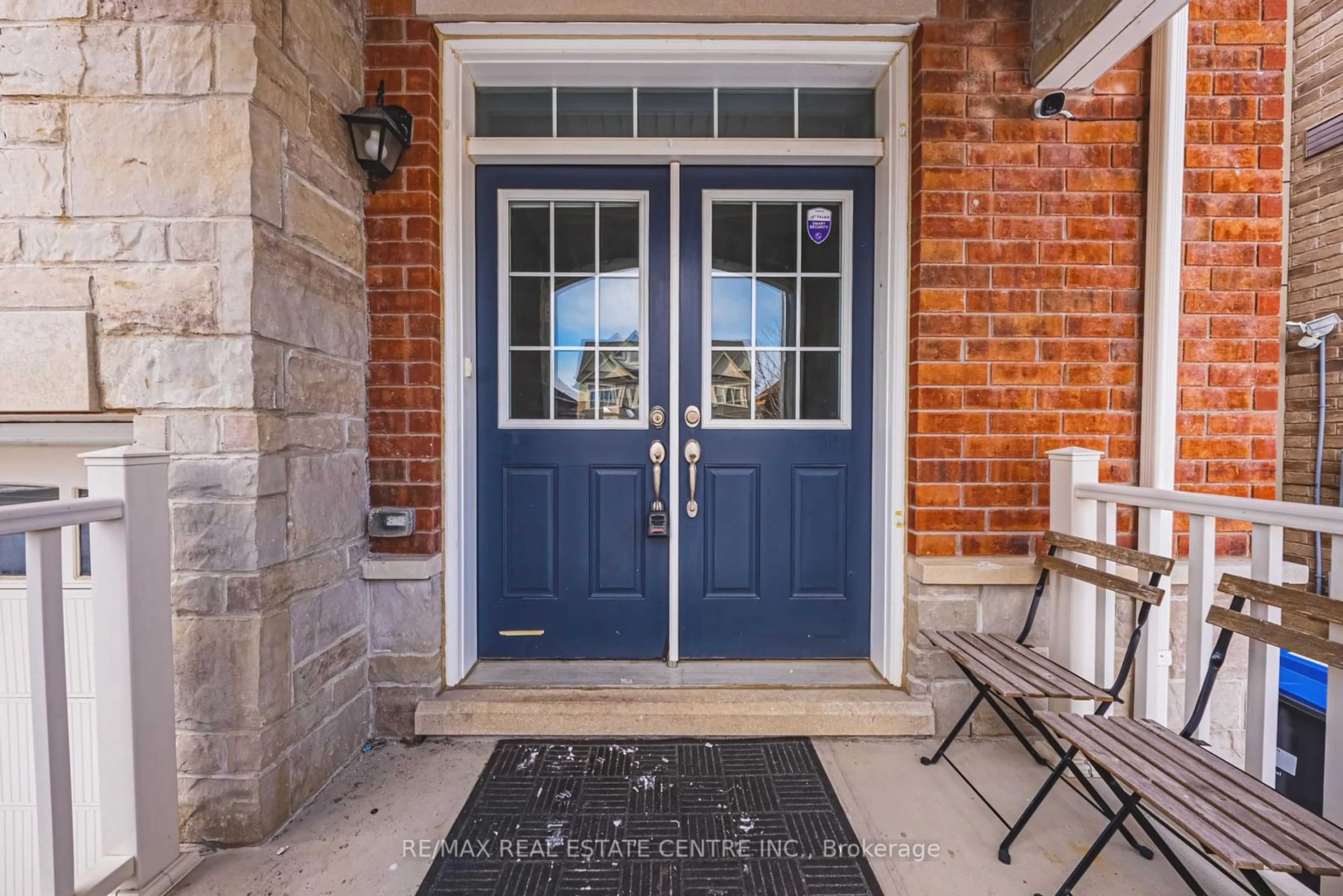 Indoor entryway for 23 Little Britain Cres, Brampton Ontario L6Y 6A9