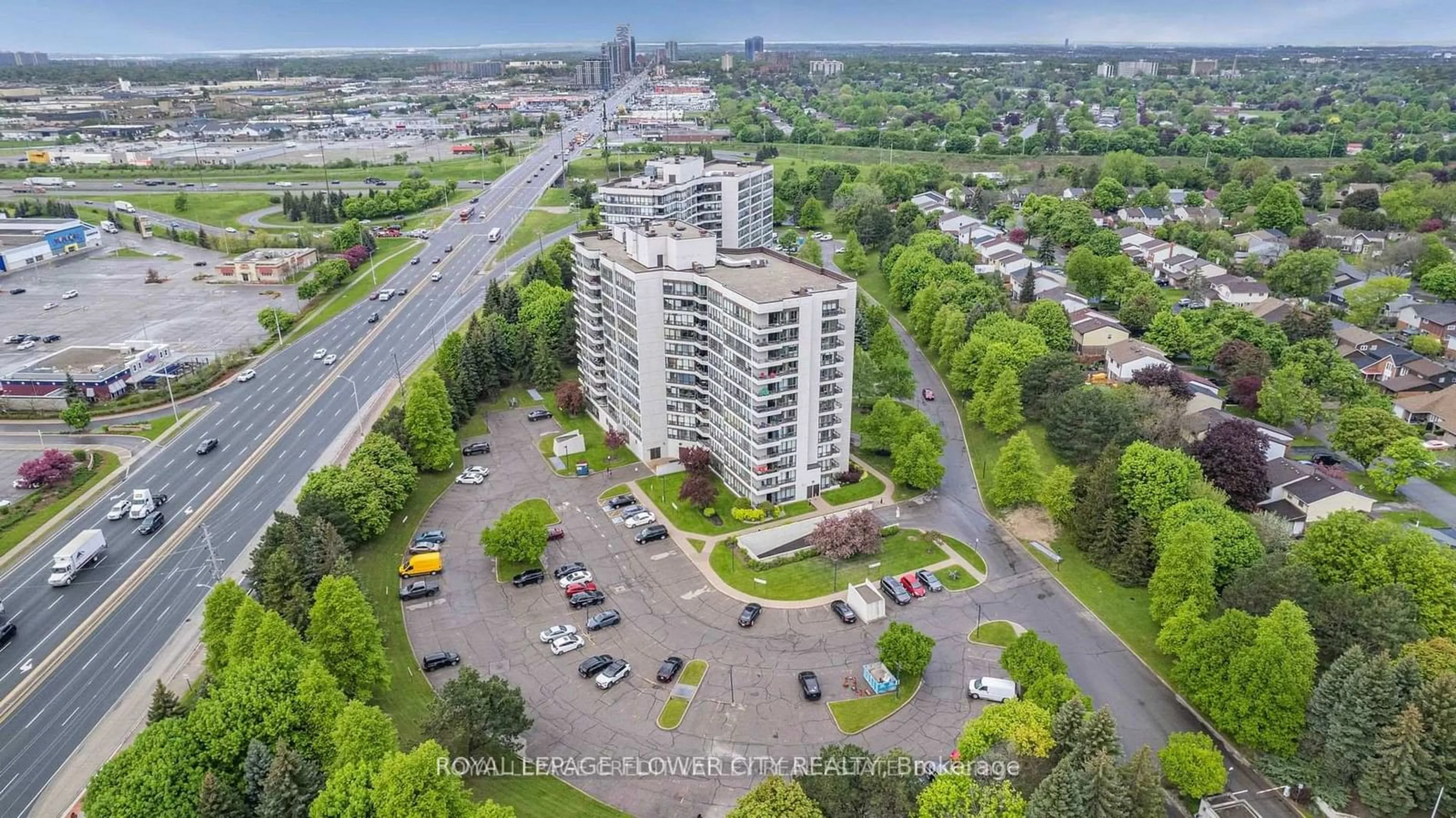 A pic from outside/outdoor area/front of a property/back of a property/a pic from drone, city buildings view from balcony for 10 Laurelcrest St #603, Brampton Ontario L6S 5Y3