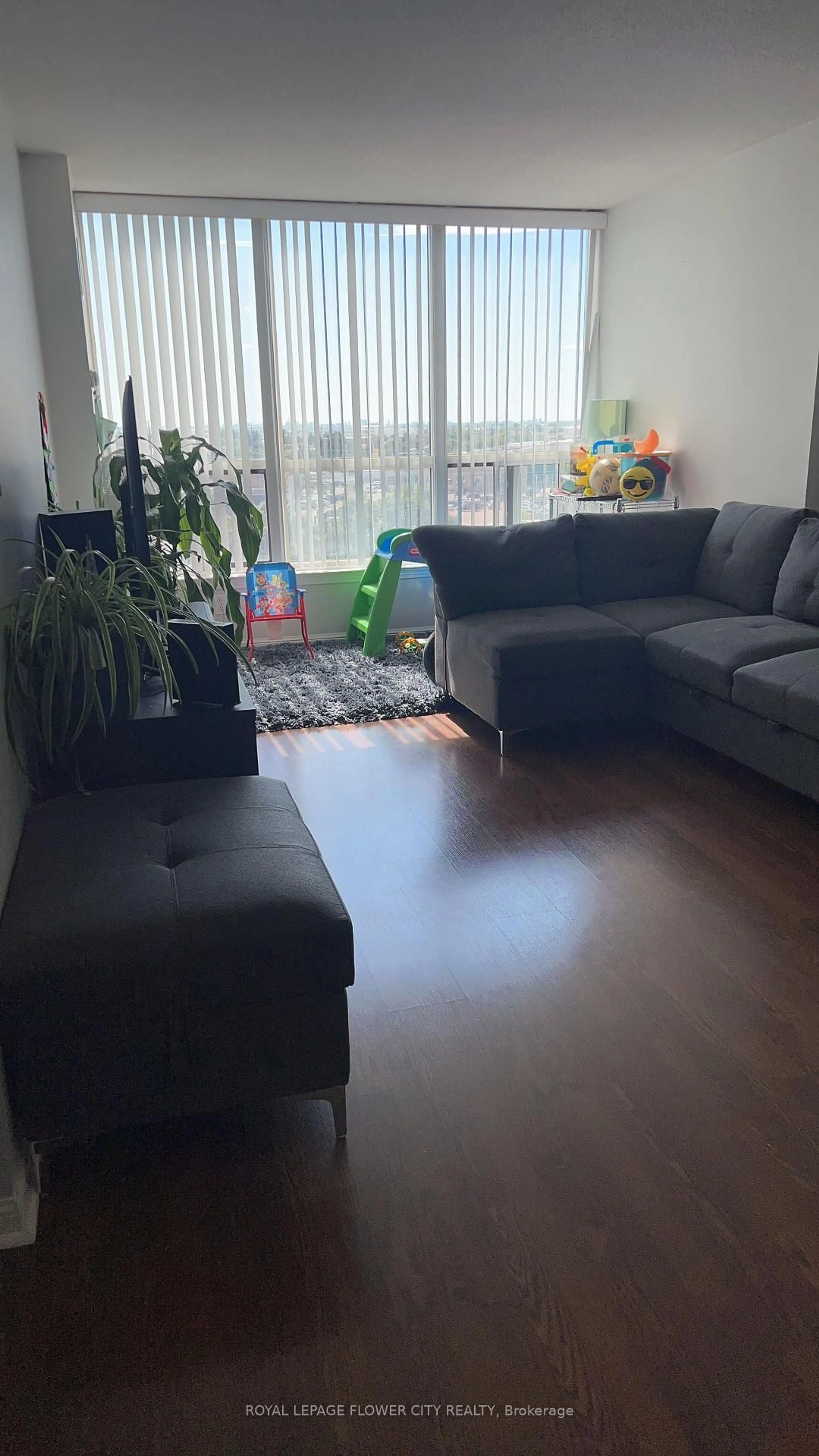 Living room with furniture, floor is not visible for 10 Laurelcrest St #603, Brampton Ontario L6S 5Y3