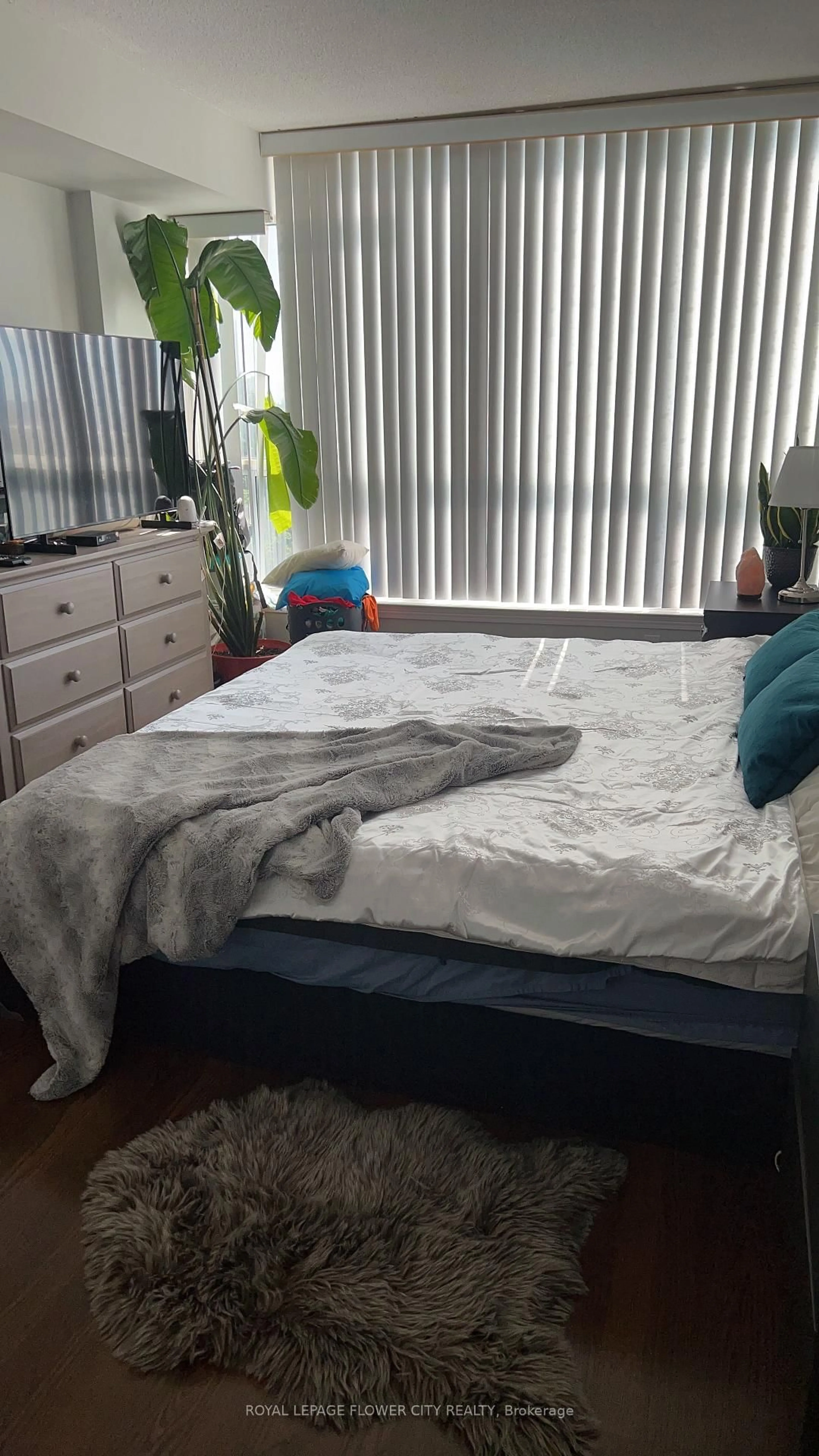 Bedroom with bed, unknown for 10 Laurelcrest St #603, Brampton Ontario L6S 5Y3