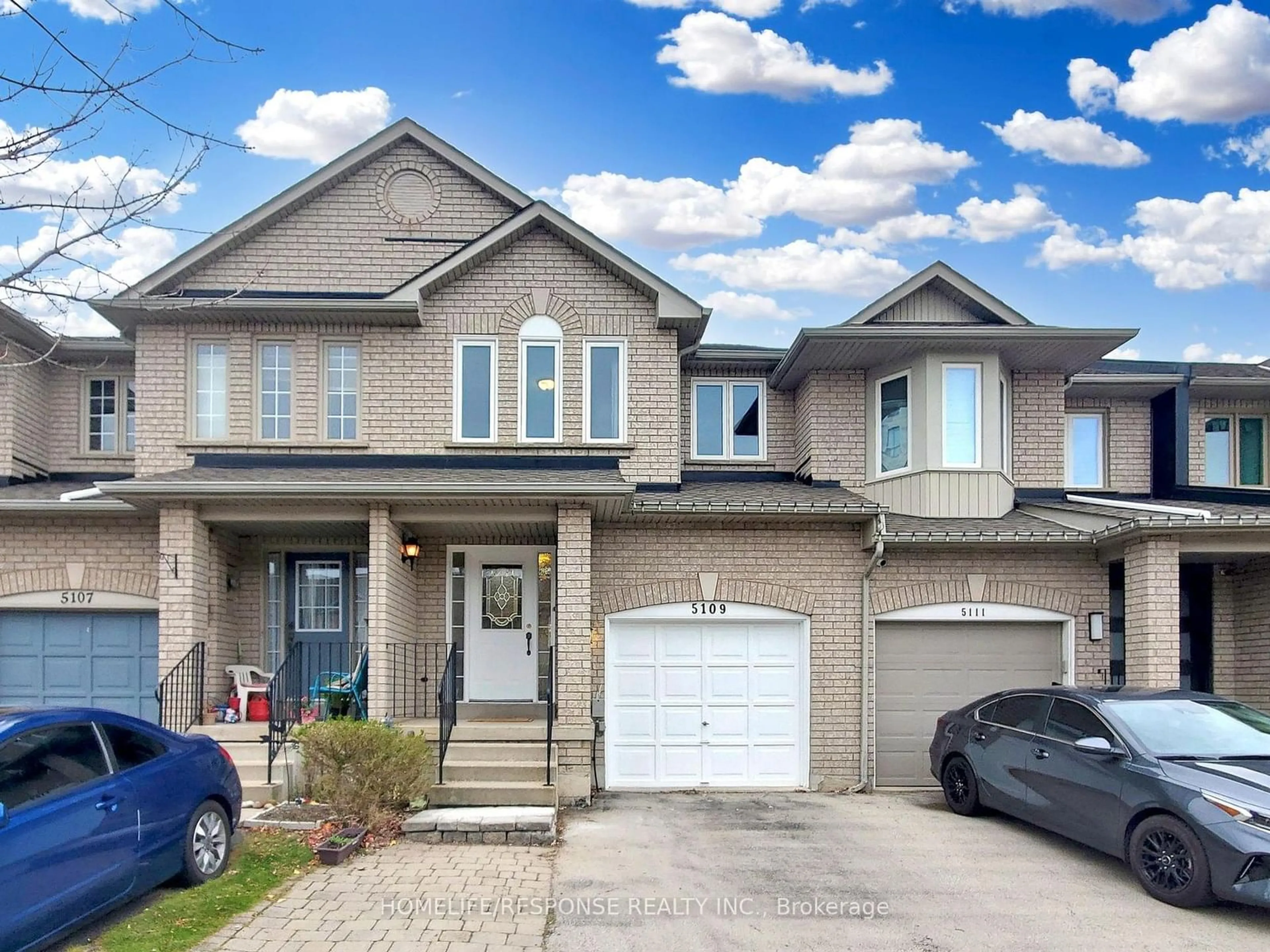 Home with brick exterior material, street for 5109 FALCONCREST Dr, Burlington Ontario L7L 6K3