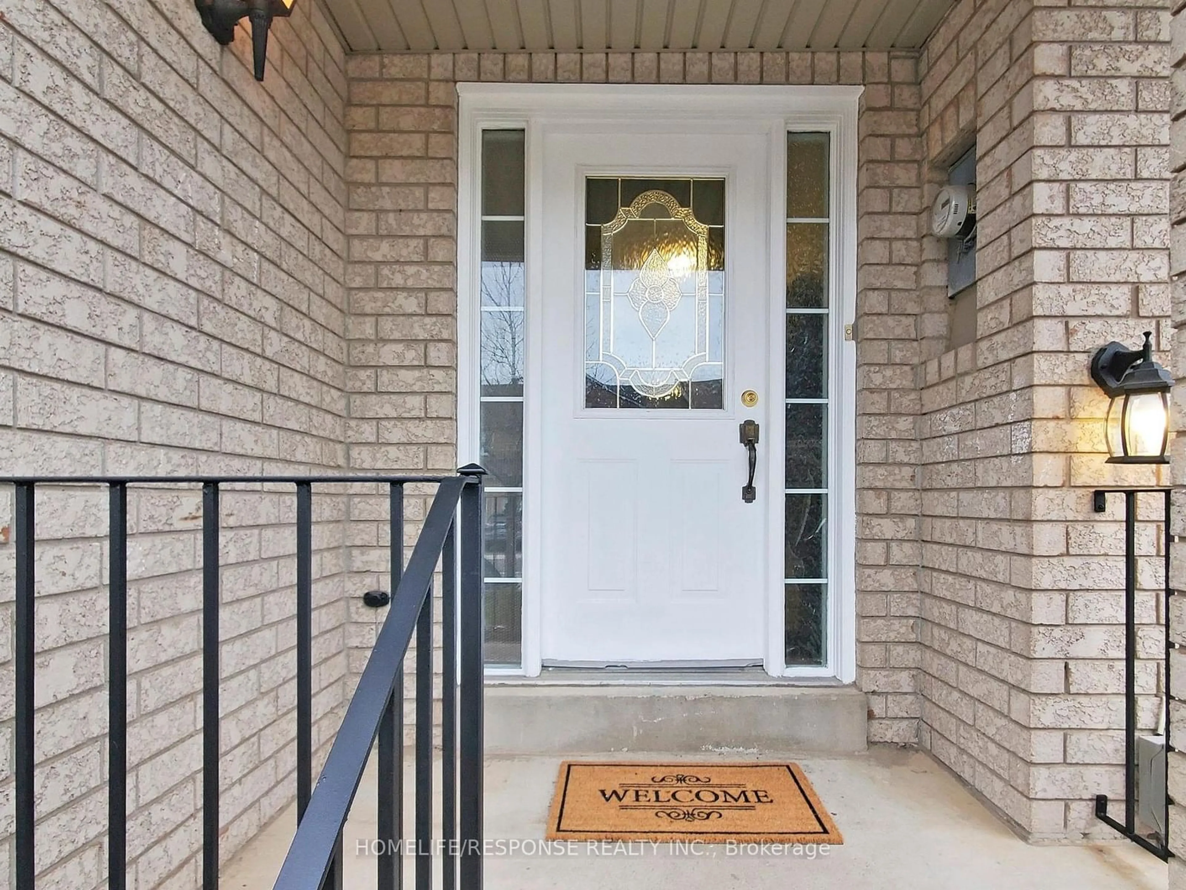 Indoor entryway for 5109 FALCONCREST Dr, Burlington Ontario L7L 6K3