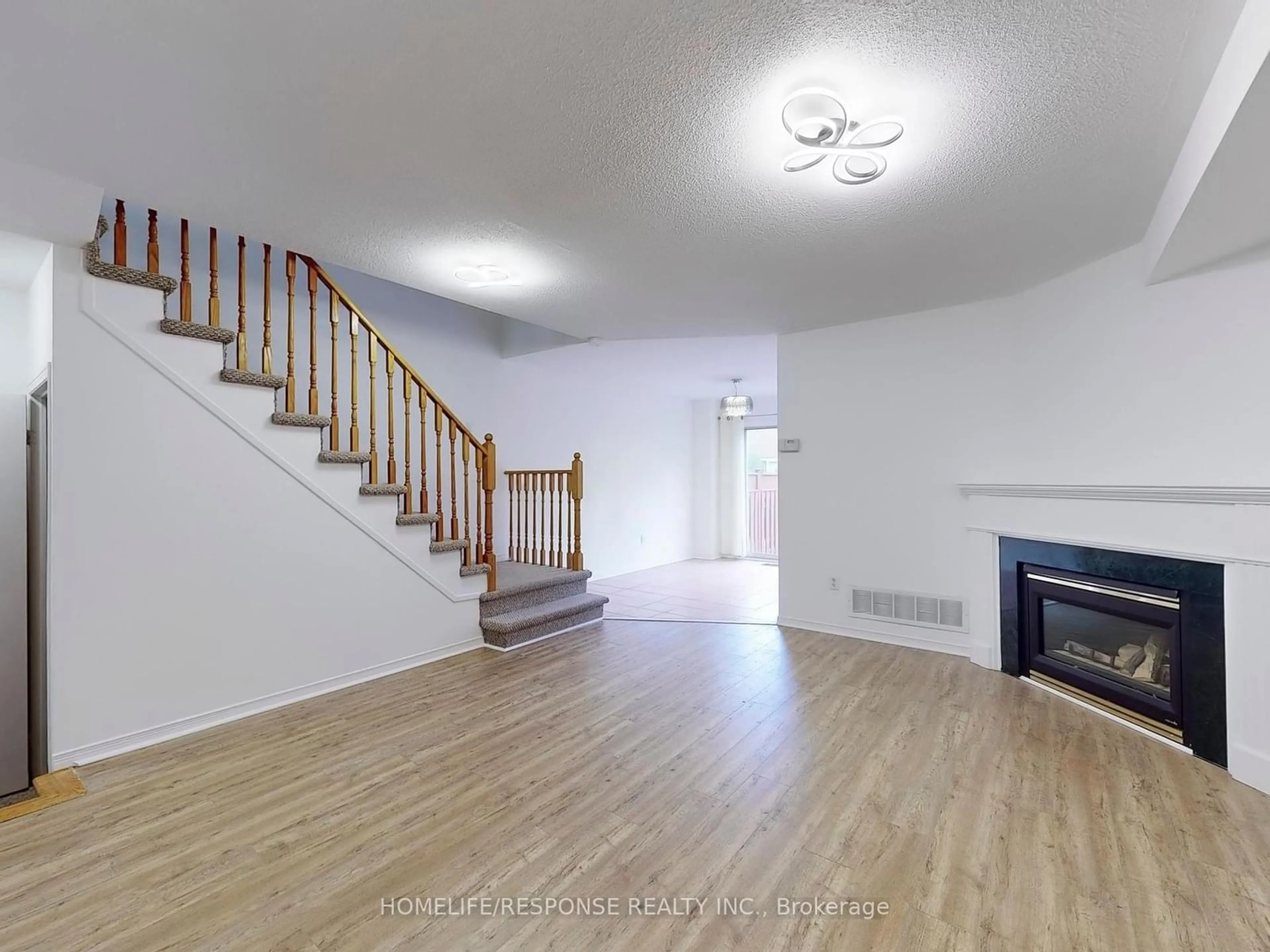 A pic of a room for 5109 FALCONCREST Dr, Burlington Ontario L7L 6K3