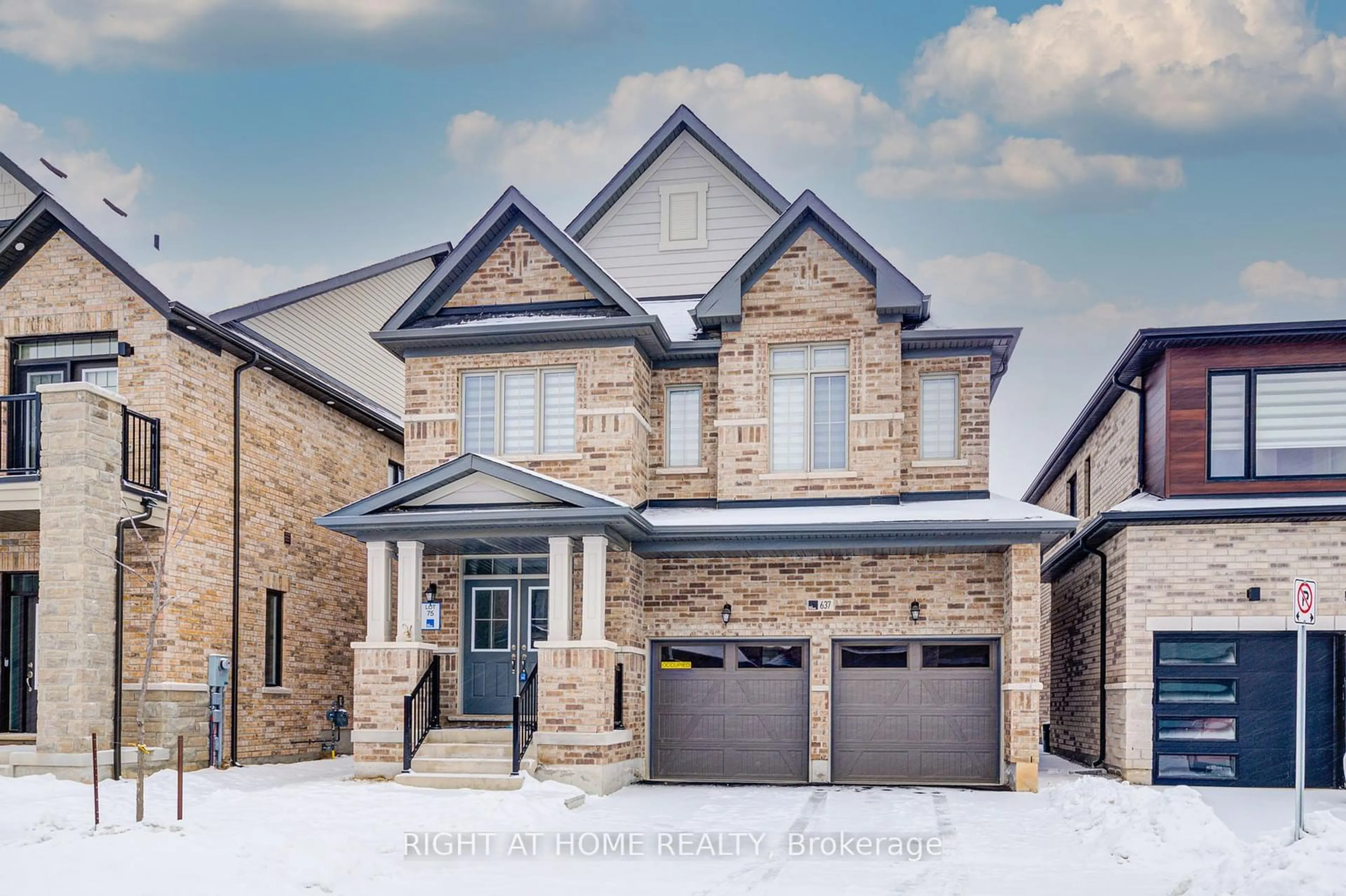 Home with brick exterior material, street for 637 Leatherleaf Landing, Milton Ontario L9V 1E3