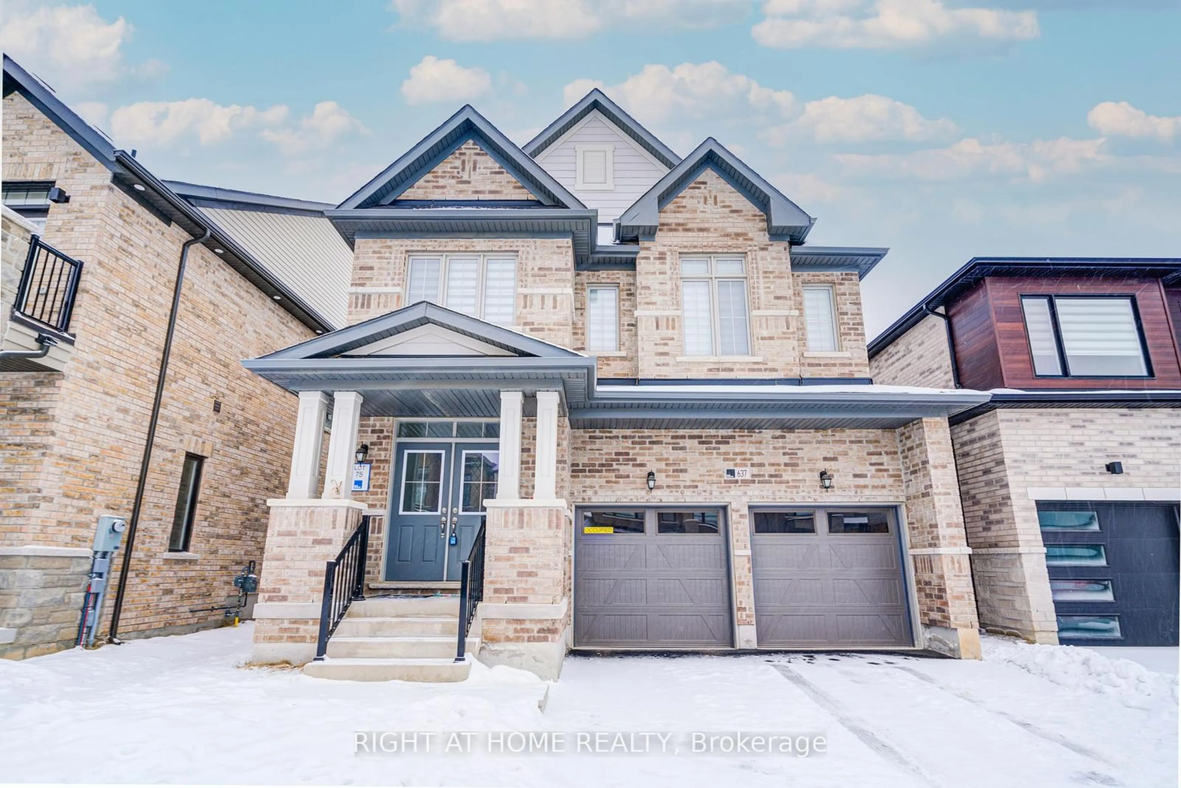 Home with brick exterior material, street for 637 Leatherleaf Landing, Milton Ontario L9V 1E3