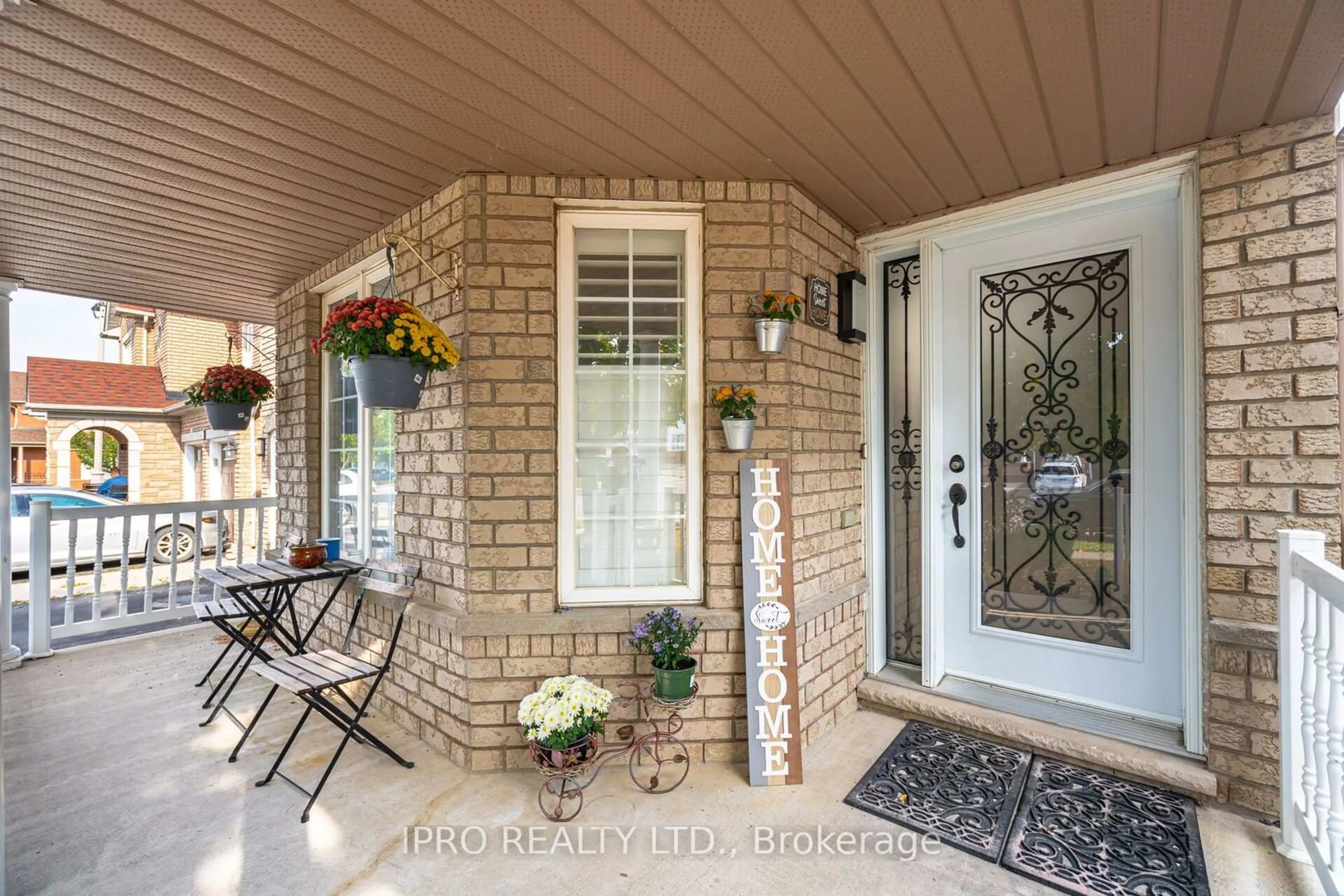 Indoor entryway for 49 Australia Dr, Brampton Ontario L6R 3G1