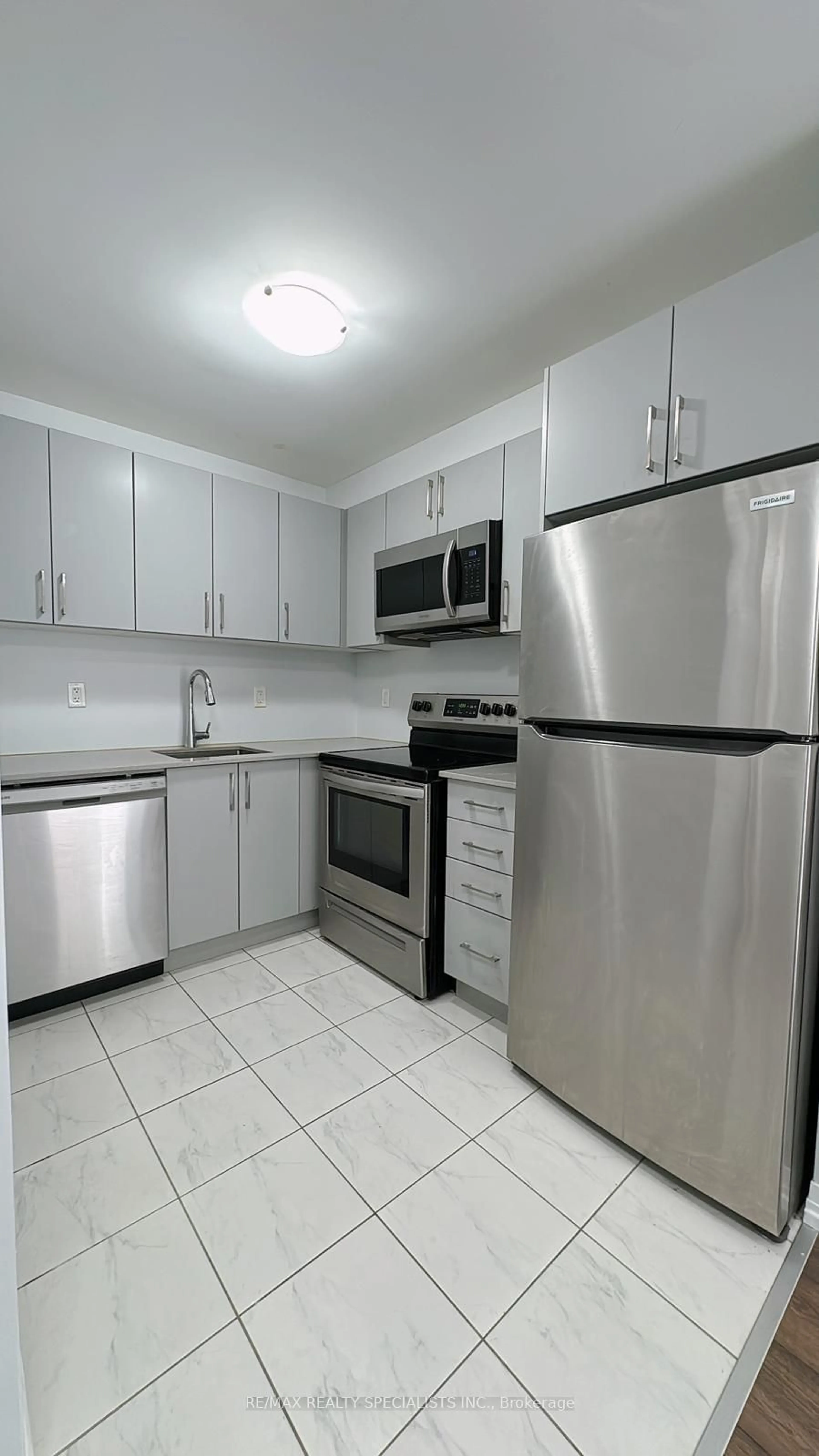 Standard kitchen, unknown for 1145 Journeyman Lane #121, Mississauga Ontario L5J 0B5