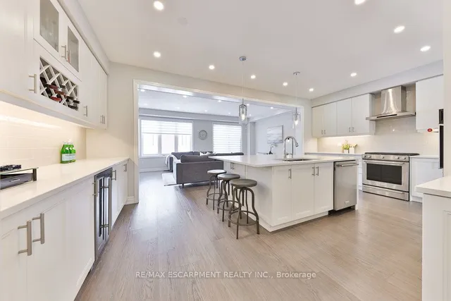Additional property image - 2 Vaudeville Dr