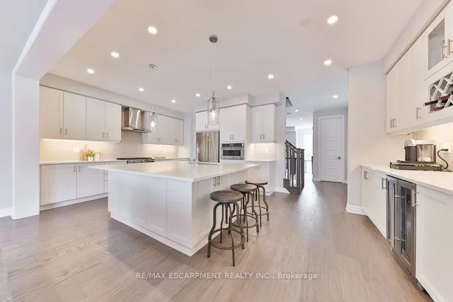Additional property image - 2 Vaudeville Dr