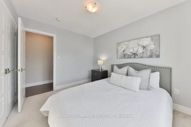 Additional property image - 2 Vaudeville Dr