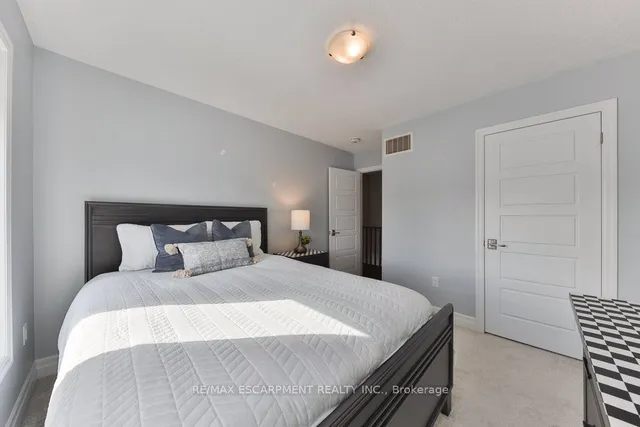 Additional property image - 2 Vaudeville Dr