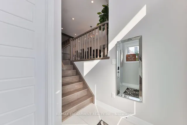 Additional property image - 2 Vaudeville Dr