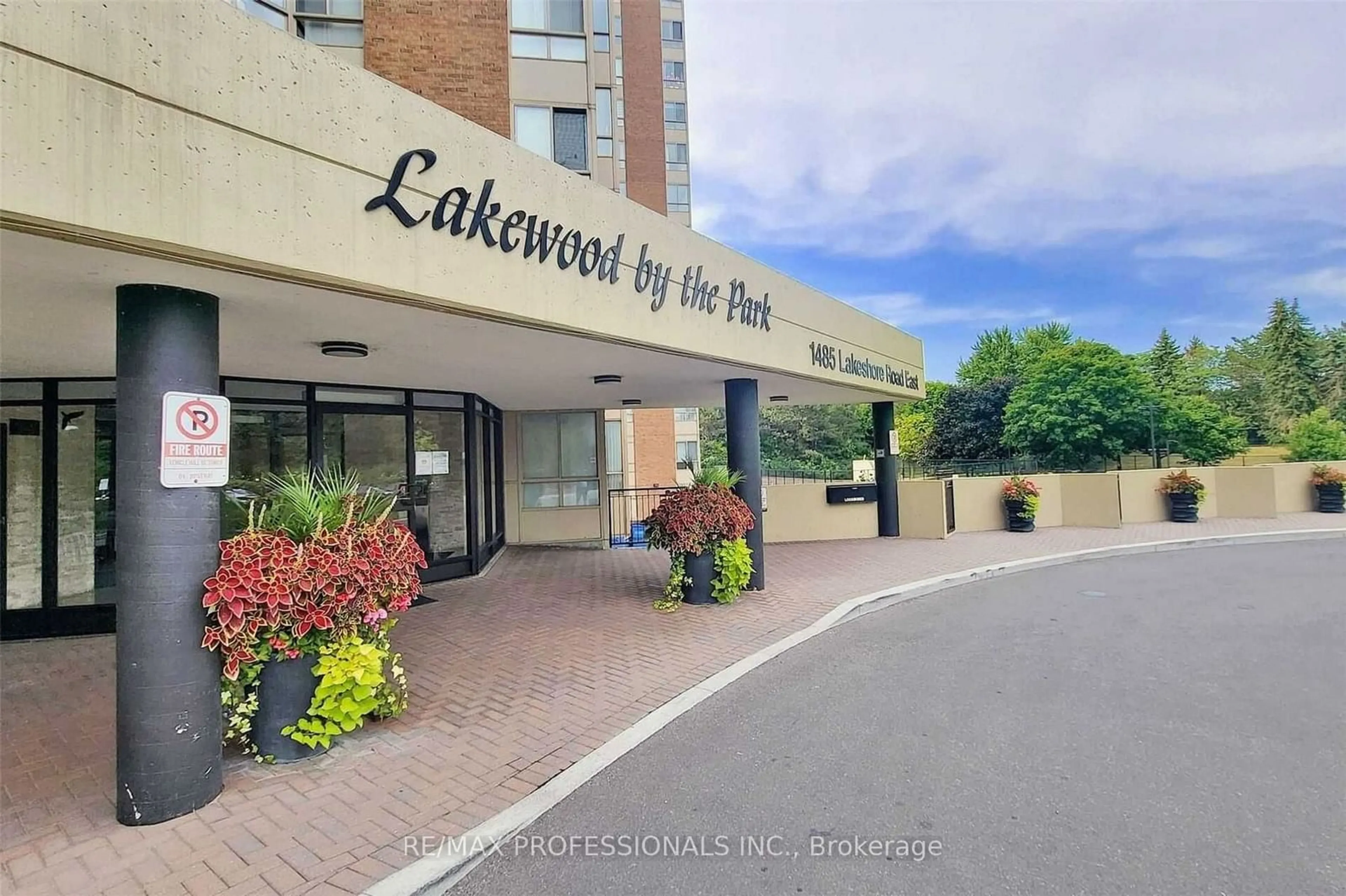 Unknown for 1485 Lakeshore Rd #304, Mississauga Ontario L5E 3G2