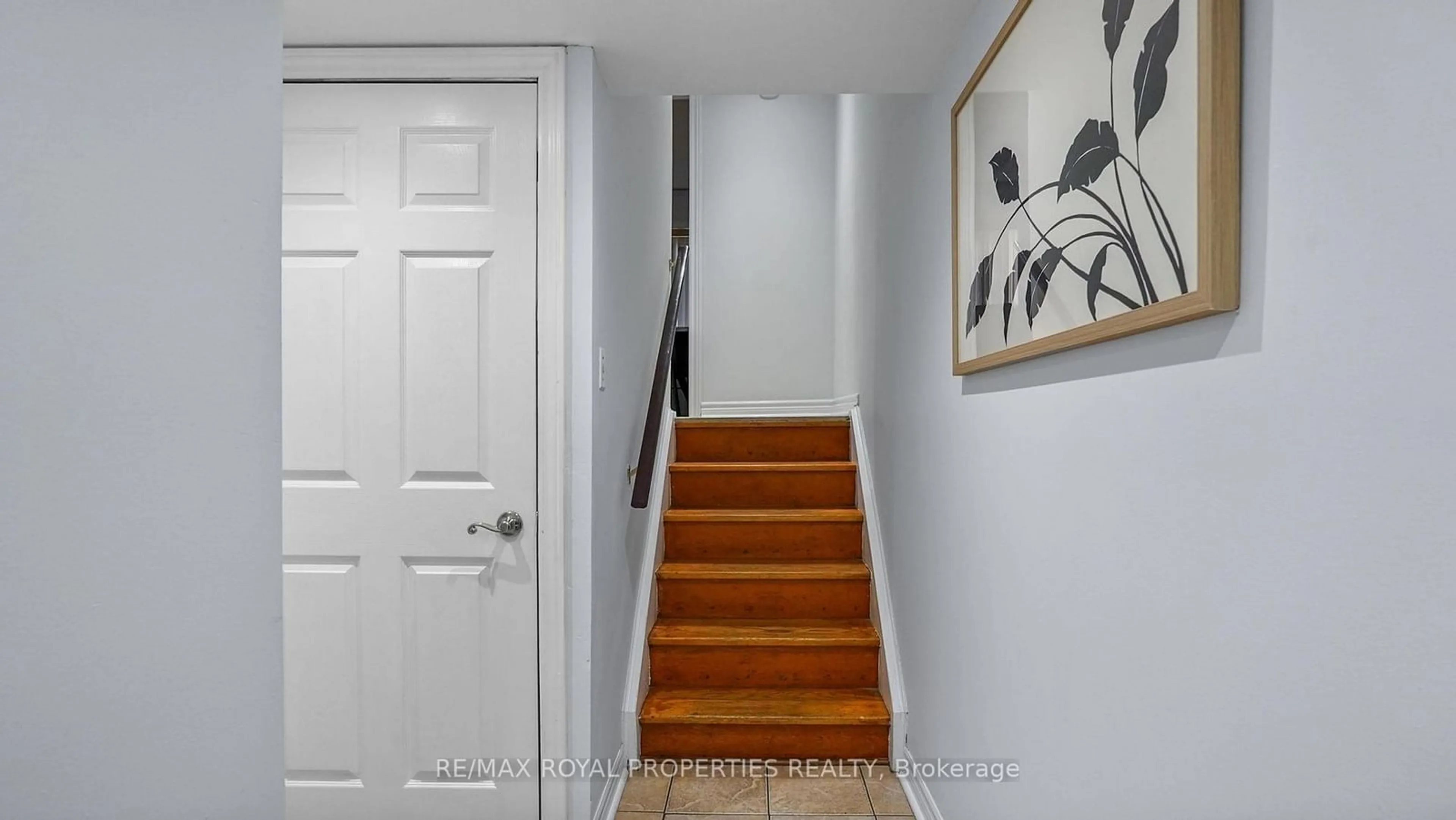 Indoor entryway for 6442 Finch Ave #207, Toronto Ontario M9V 1T4