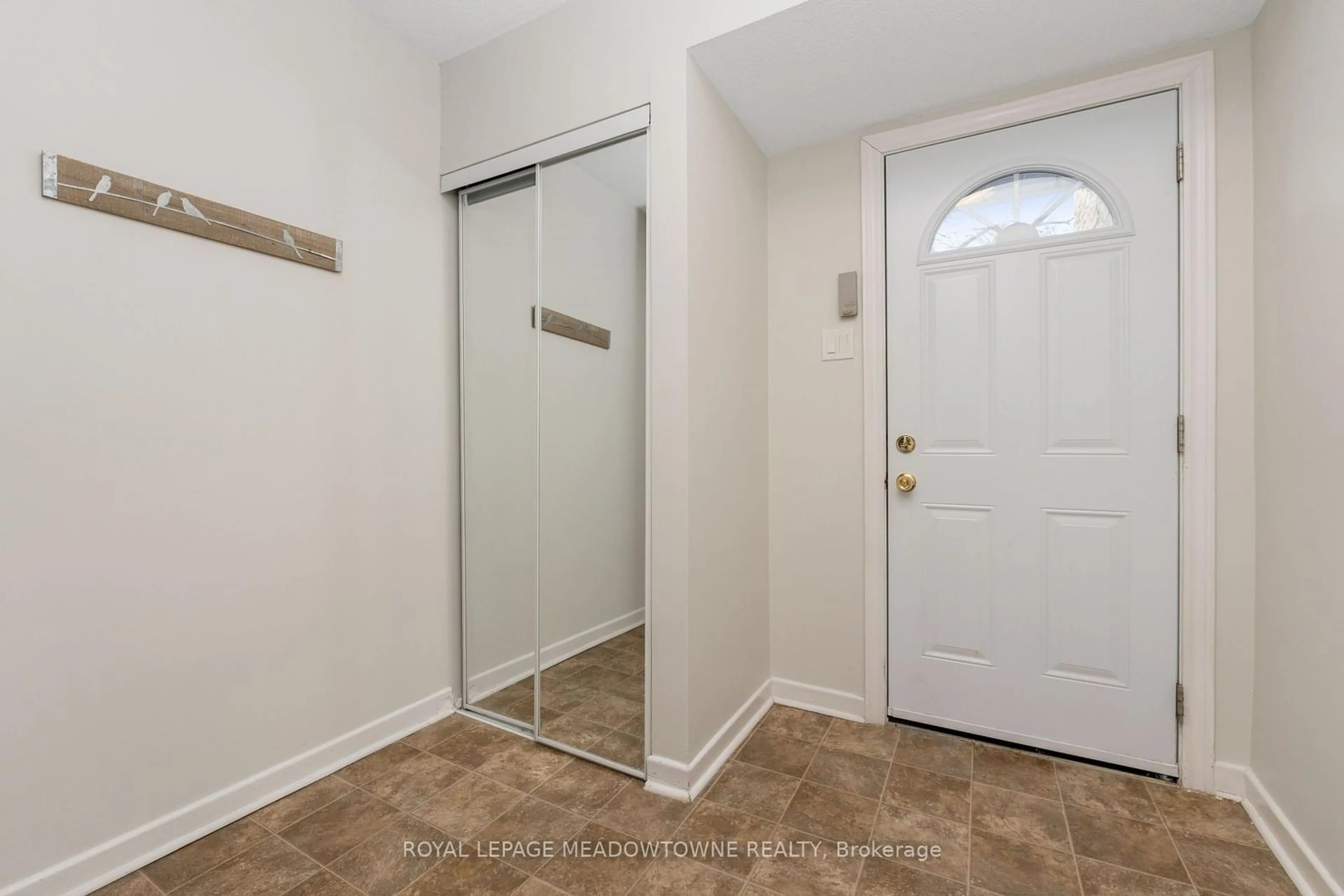 Indoor entryway for 46 Tara Park Cres #46, Brampton Ontario L6V 3E3