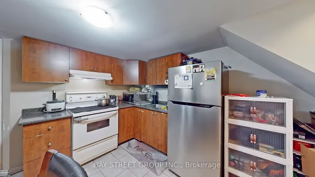 Additional property image - 7229 Dime Cres