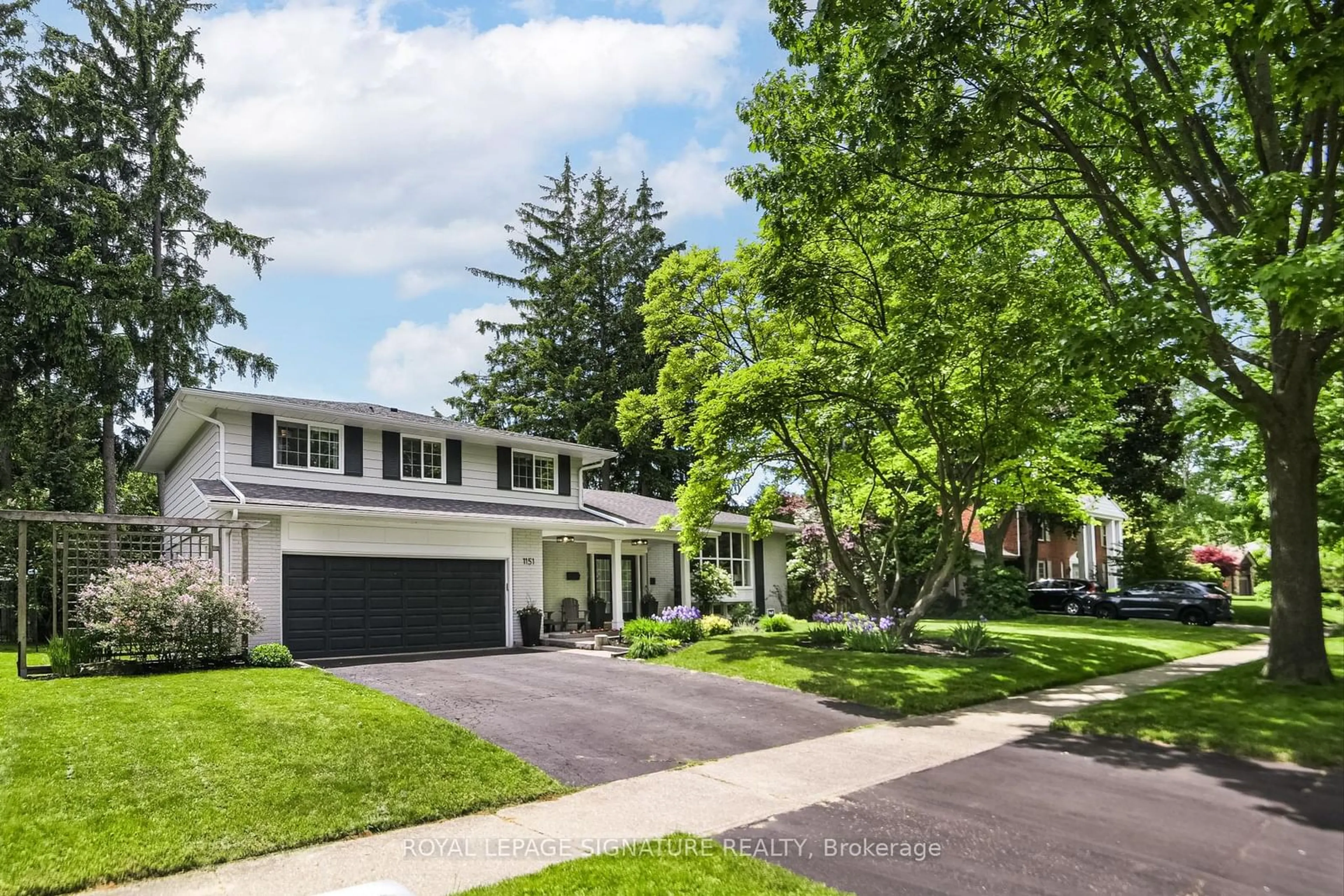 Home with vinyl exterior material, street for 1151 Cloverbrae Cres, Mississauga Ontario L5H 2Z6