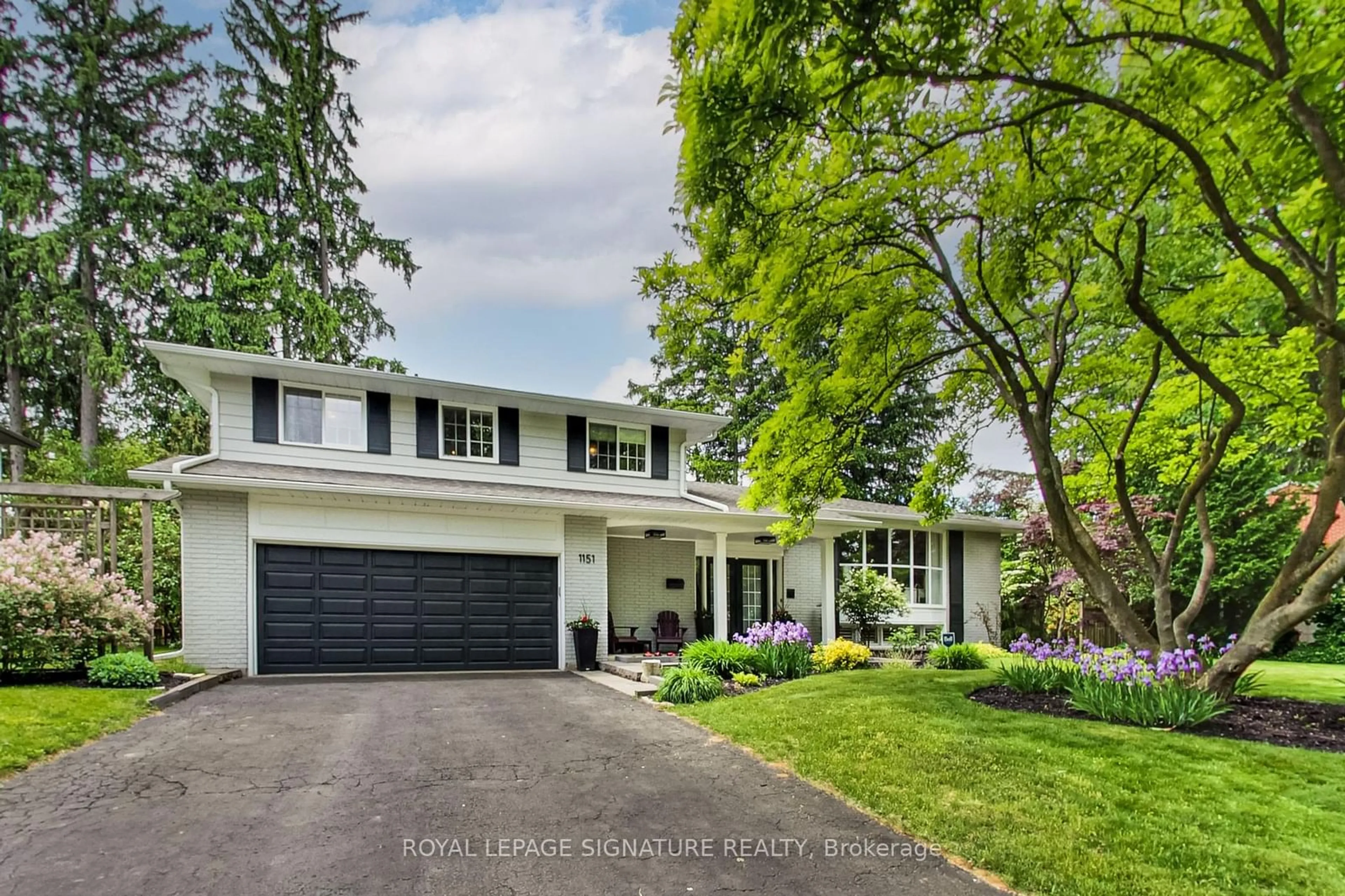 Home with vinyl exterior material, street for 1151 Cloverbrae Cres, Mississauga Ontario L5H 2Z6