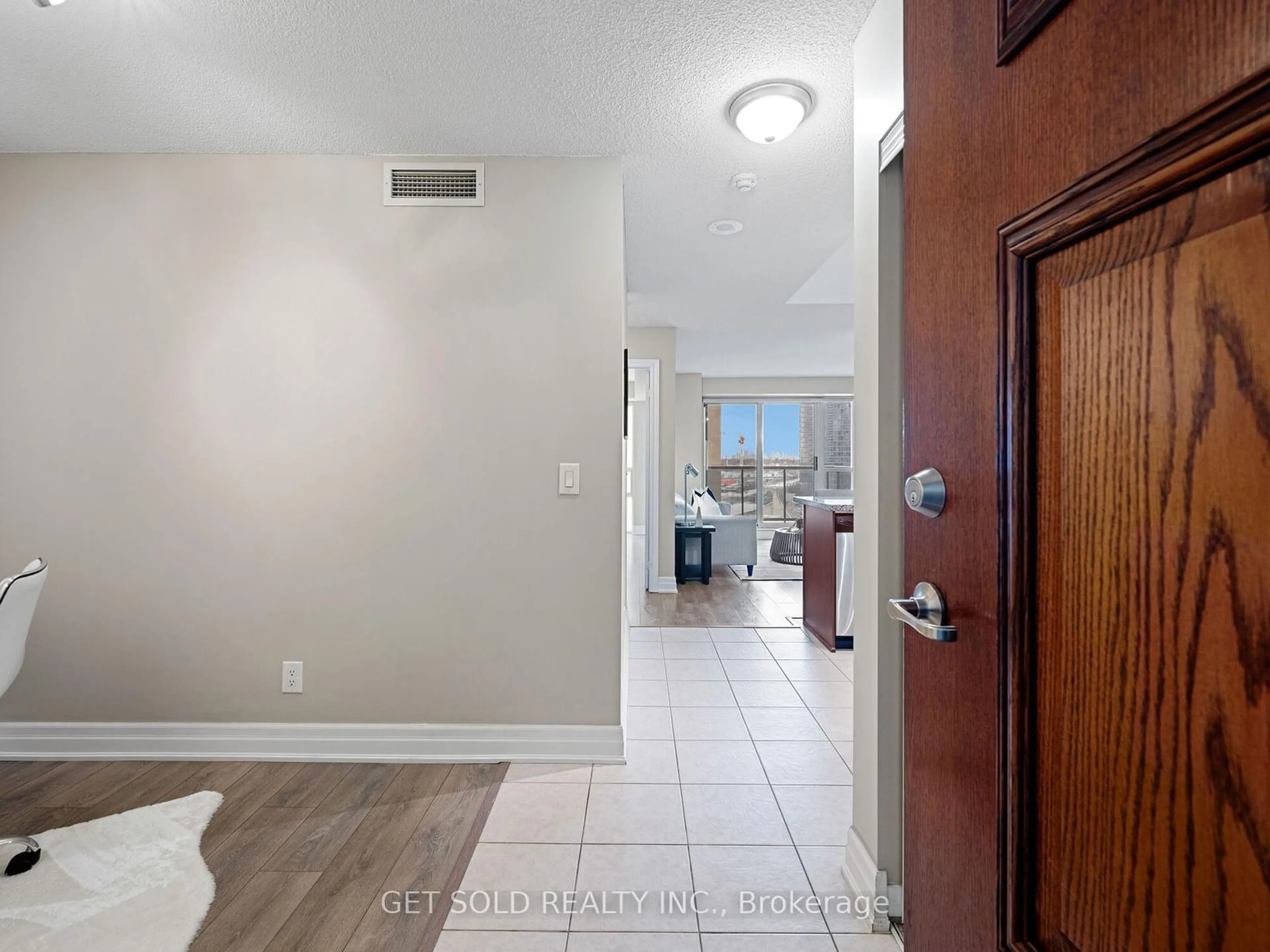 Indoor entryway for 5 Michael Power Pl #906, Toronto Ontario M9A 0A3