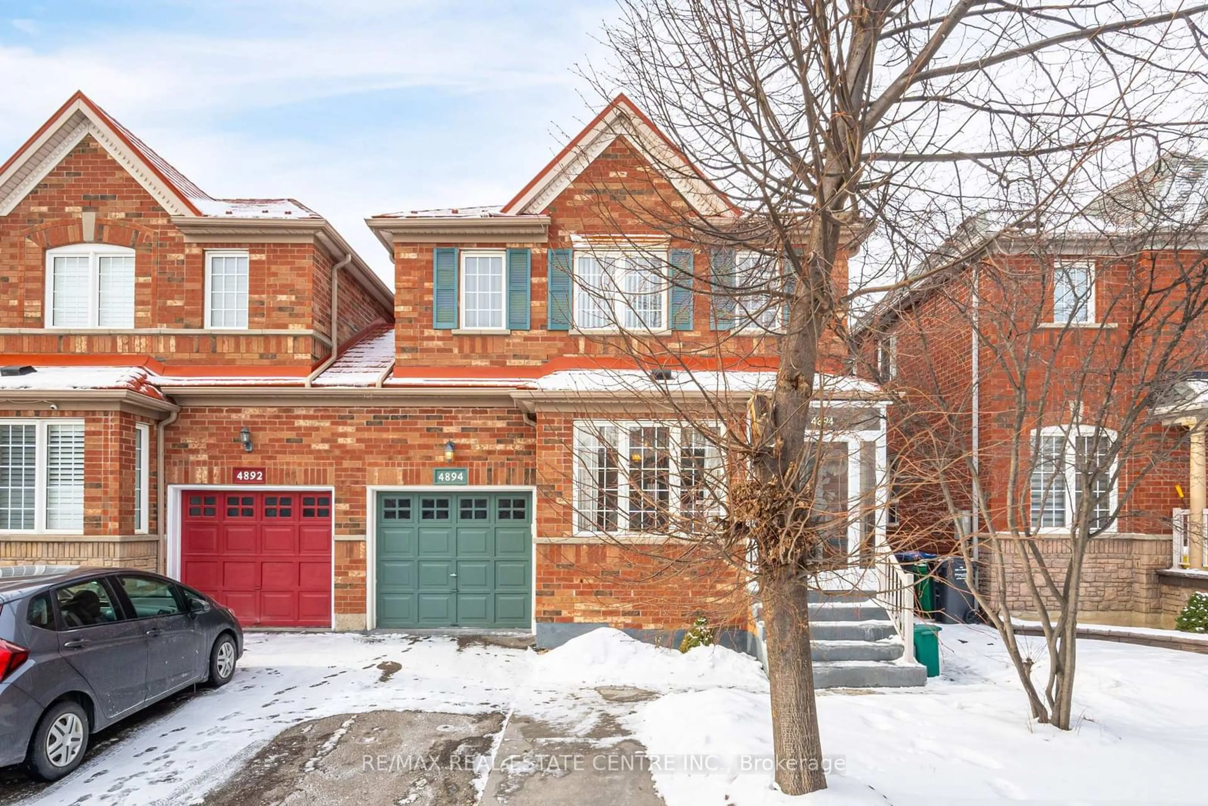 Home with brick exterior material, street for 4894 Marble Arch Mews, Mississauga Ontario L5M 7P7