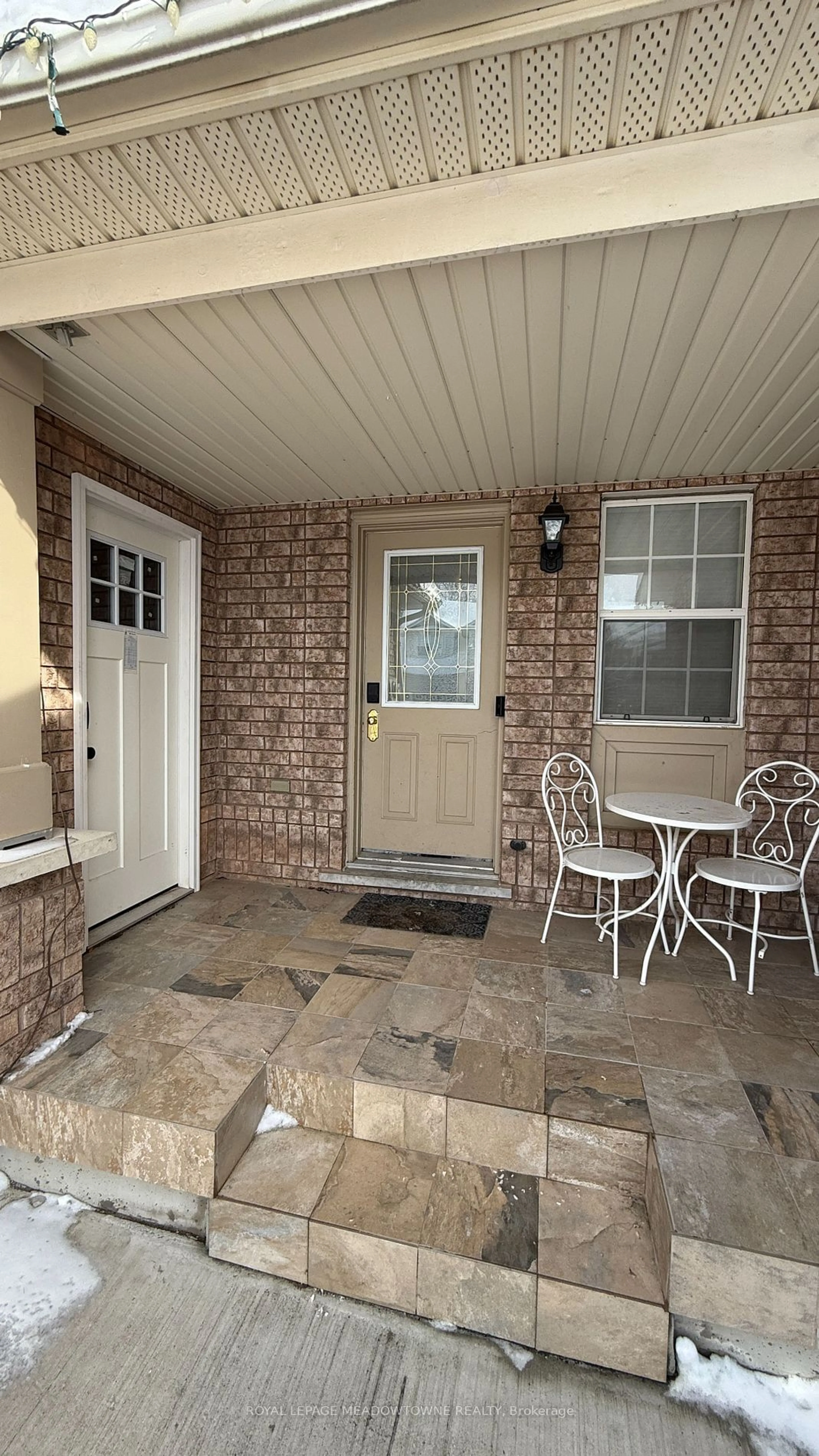 Patio, street for 433 Baverstock Cres, Milton Ontario L9T 5K7