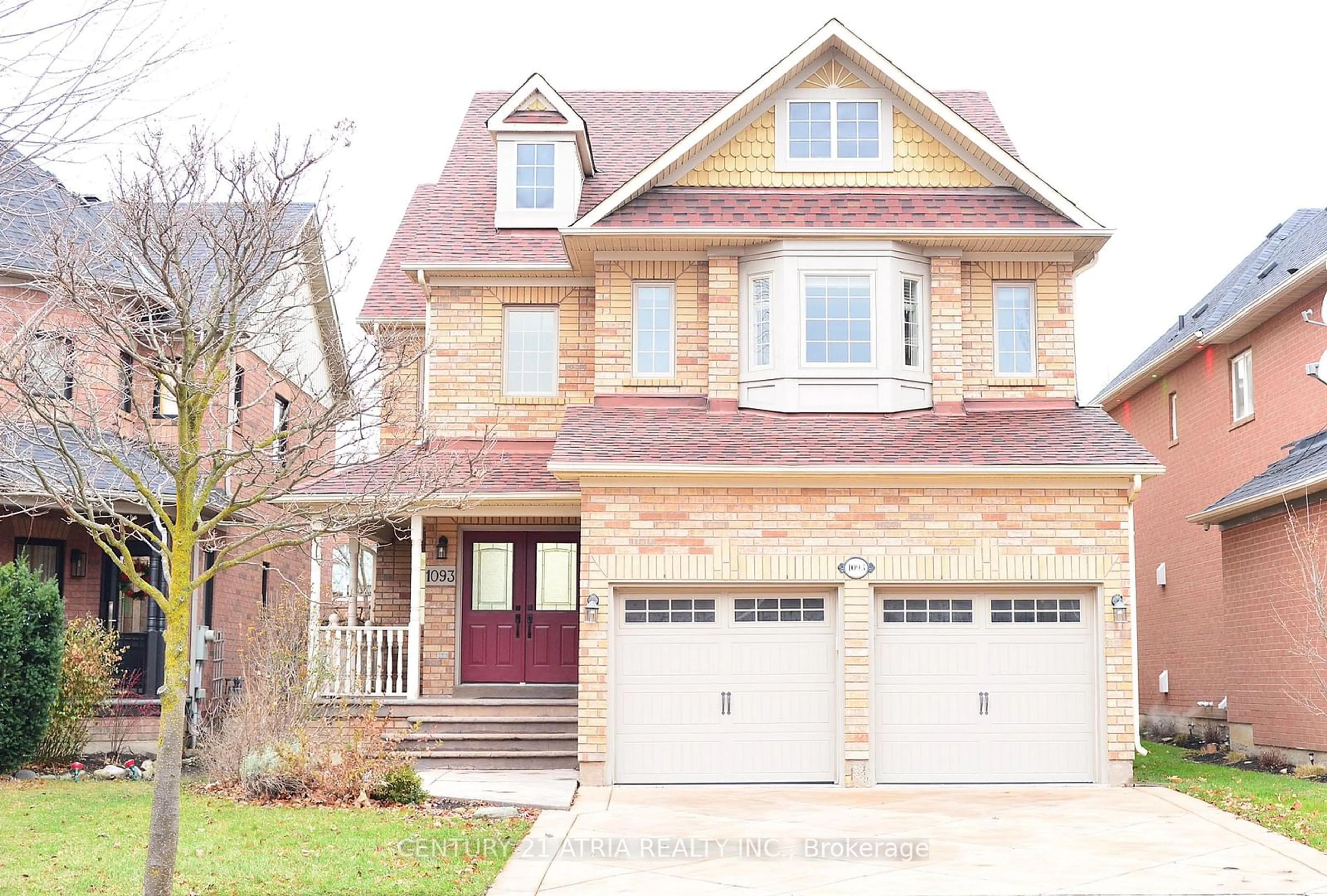 Home with brick exterior material, street for 1093 Lamplight Way, Mississauga Ontario L5W 1J3