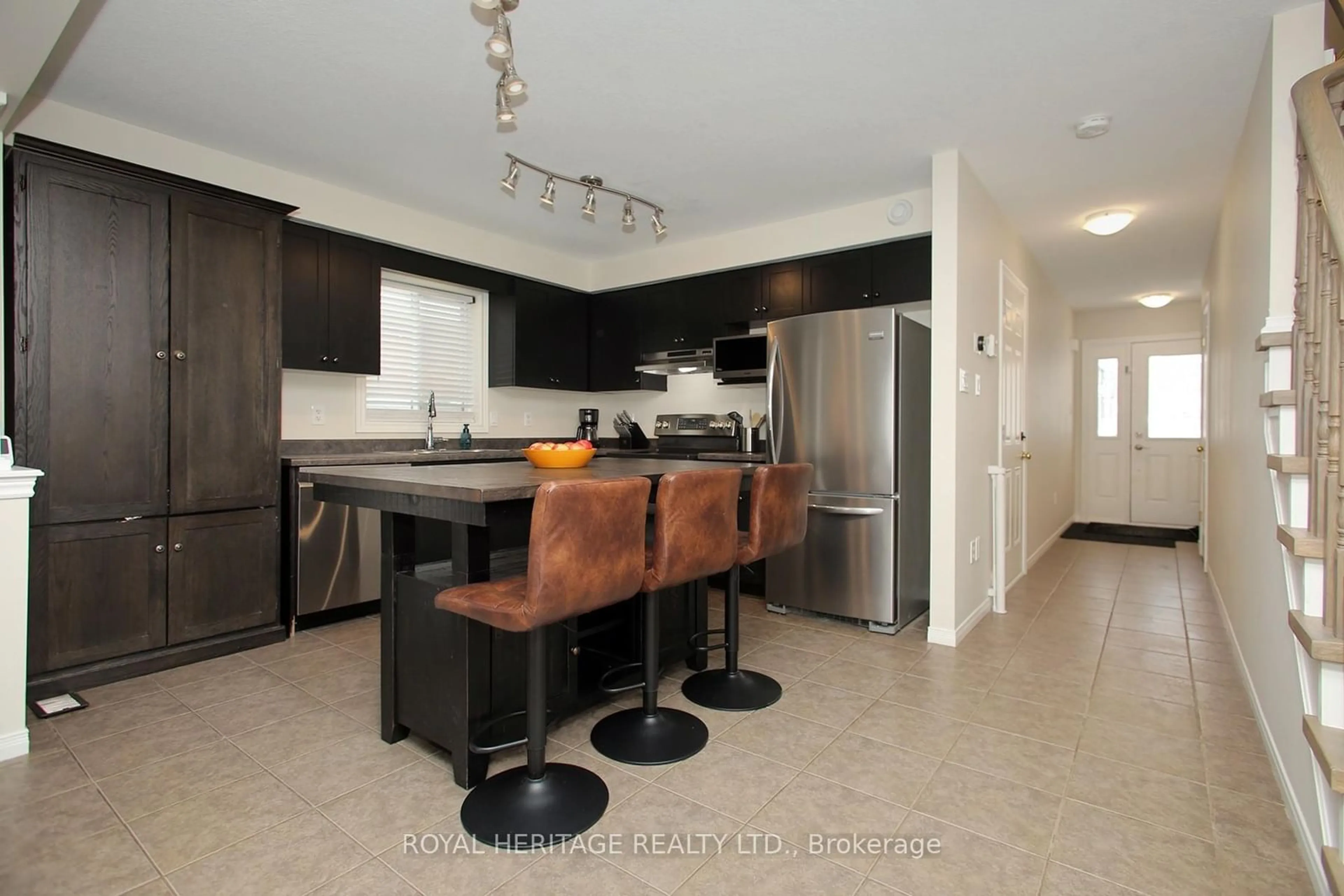 Open concept kitchen, ceramic/tile floor for 119 Joshua Rd, Orangeville Ontario L9W 4W2