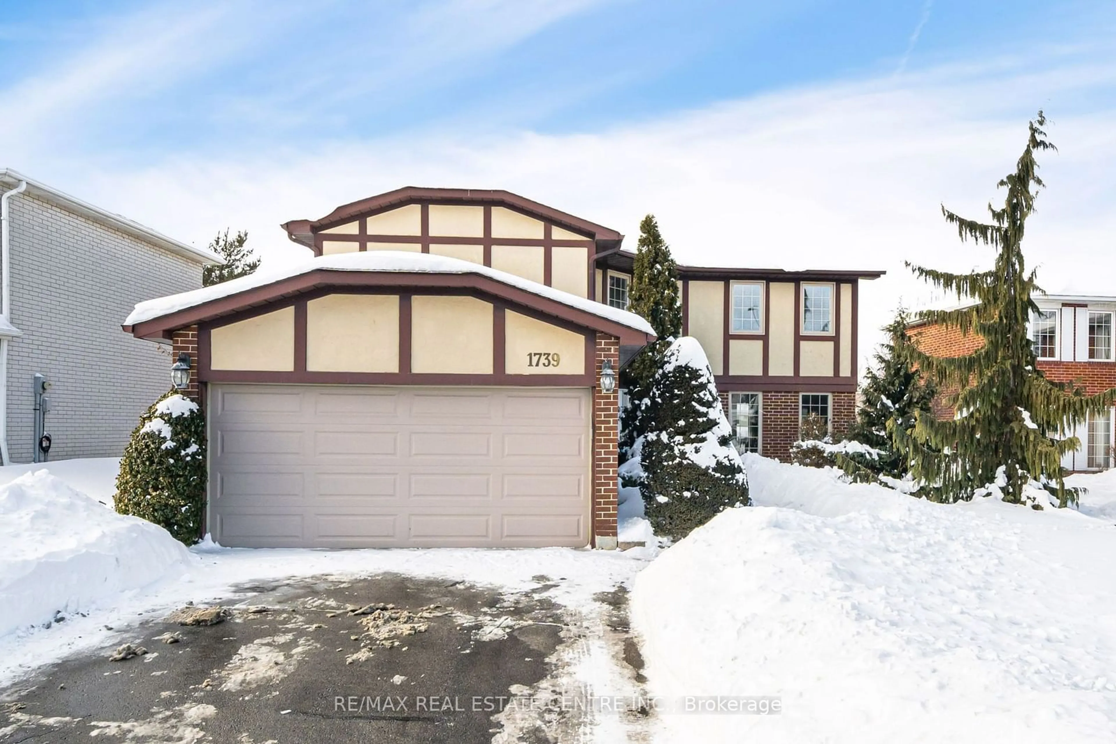 Unknown for 1739 Maple Ridge Dr, Mississauga Ontario L4W 2B5