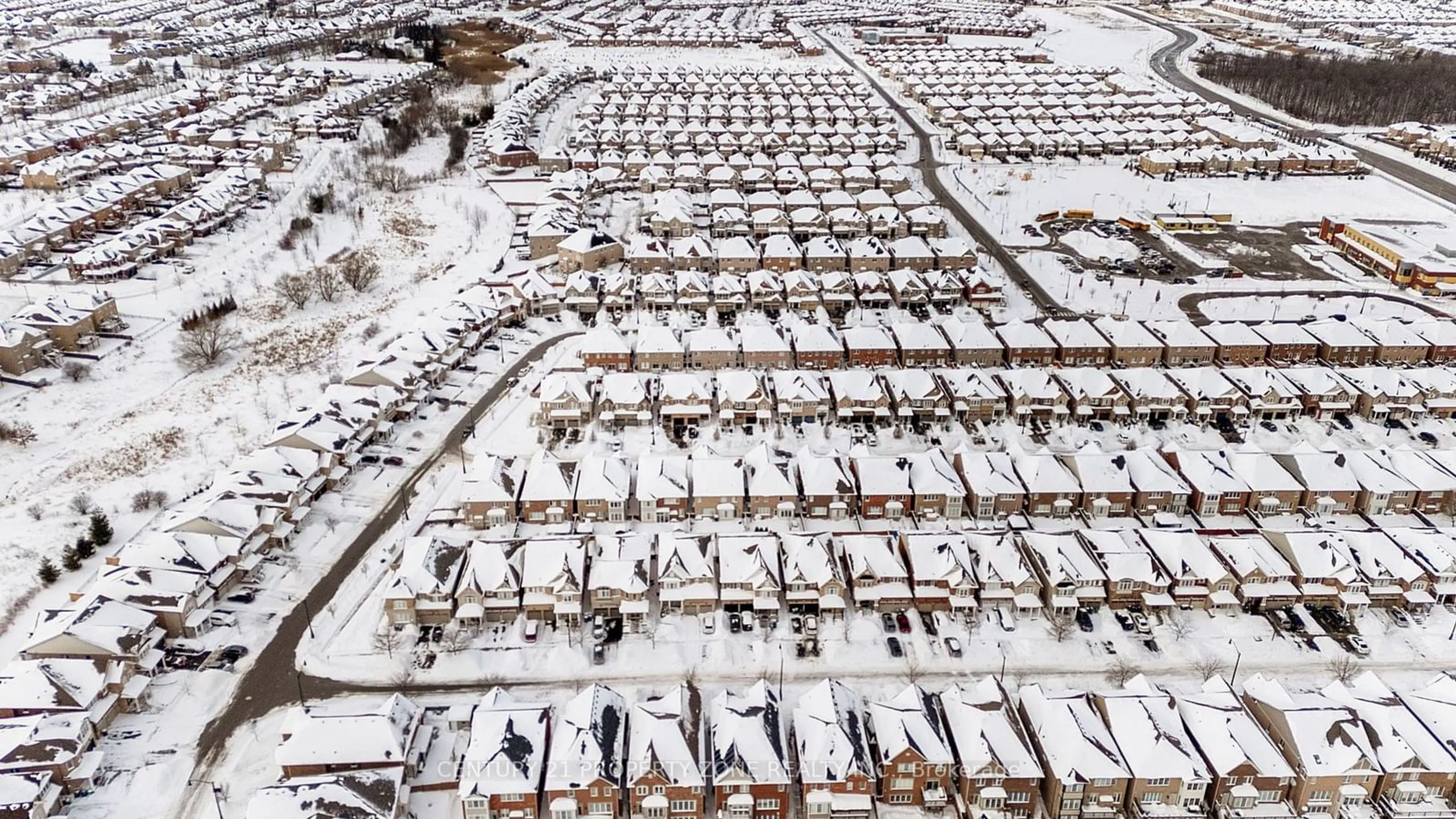 A pic from outside/outdoor area/front of a property/back of a property/a pic from drone, street for 60 Swanton Rd, Brampton Ontario L6X 5H5