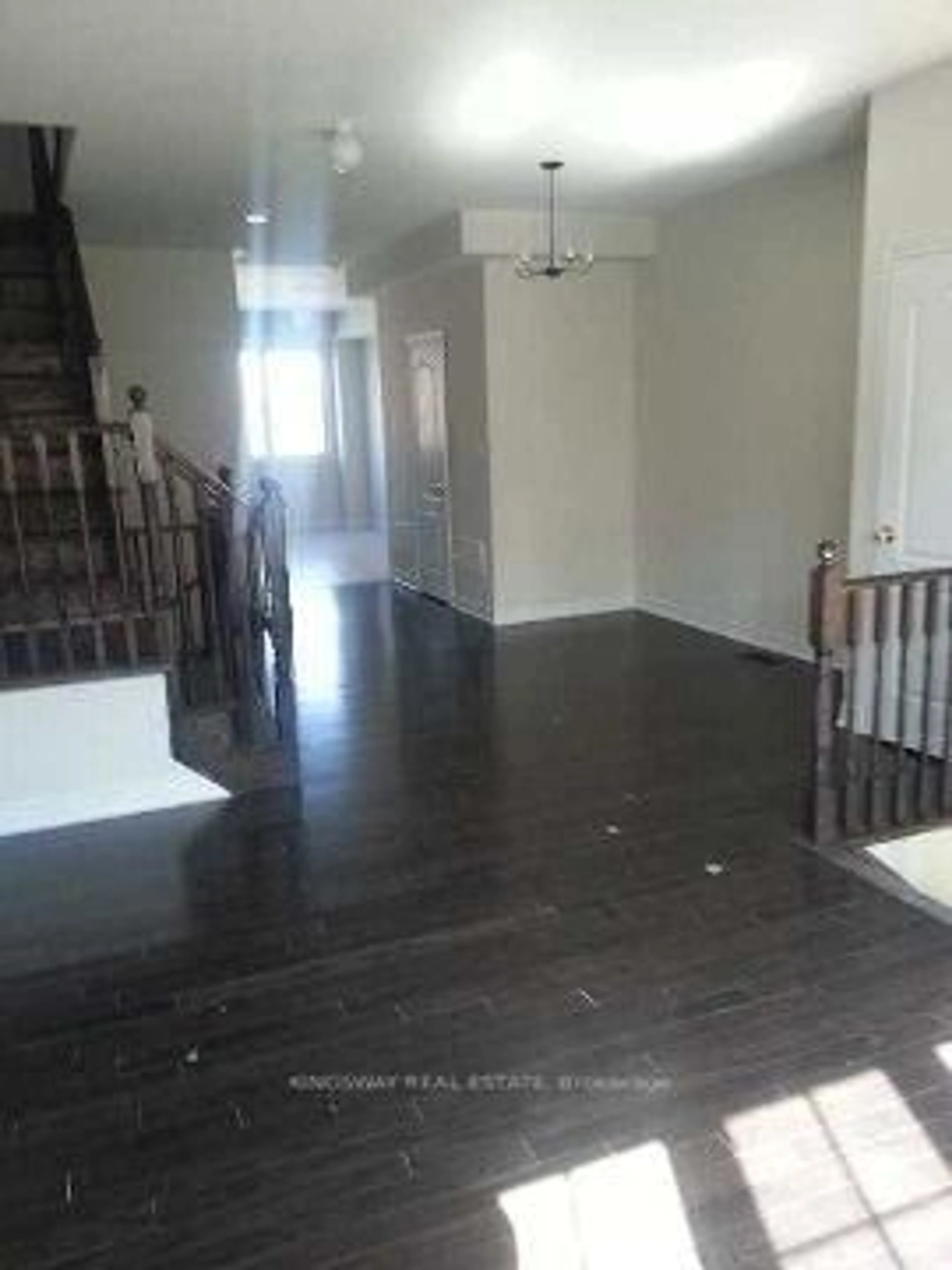 A pic of a room for 1442 Granrock Cres, Mississauga Ontario L5V 1N4