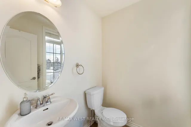 Additional property image - 33 Lone Rock Circ