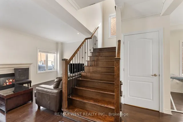 Additional property image - 33 Lone Rock Circ