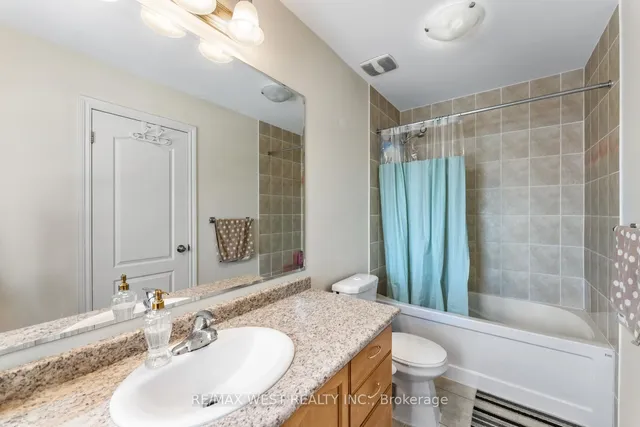 Additional property image - 33 Lone Rock Circ