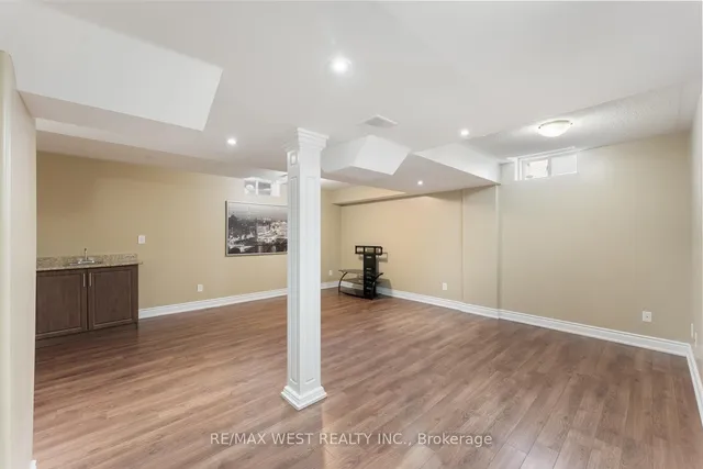 Additional property image - 33 Lone Rock Circ