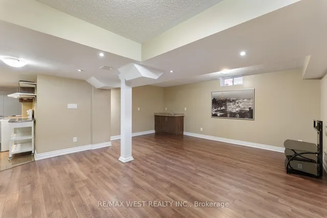 Additional property image - 33 Lone Rock Circ